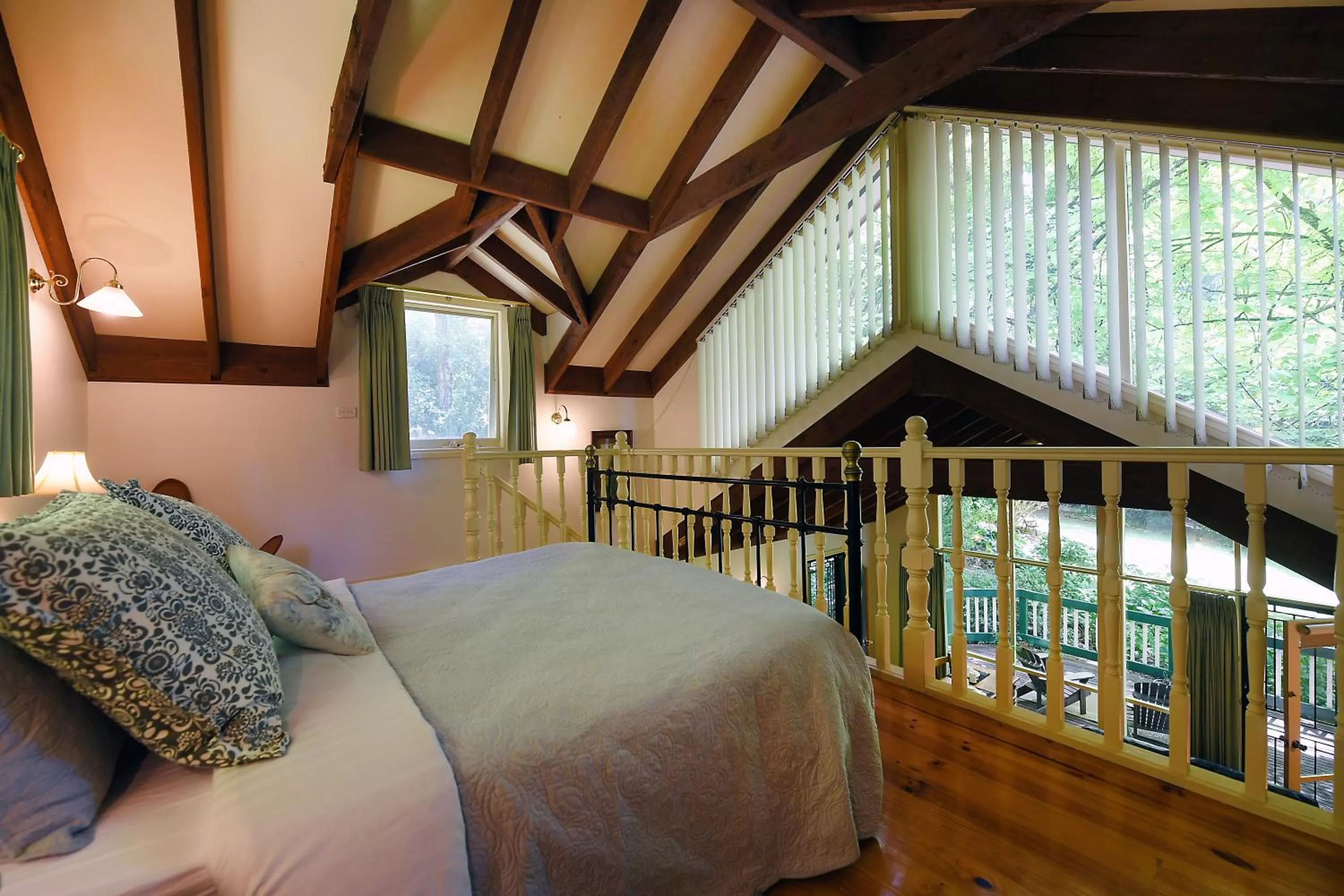 Bed in Cambridge Cottages