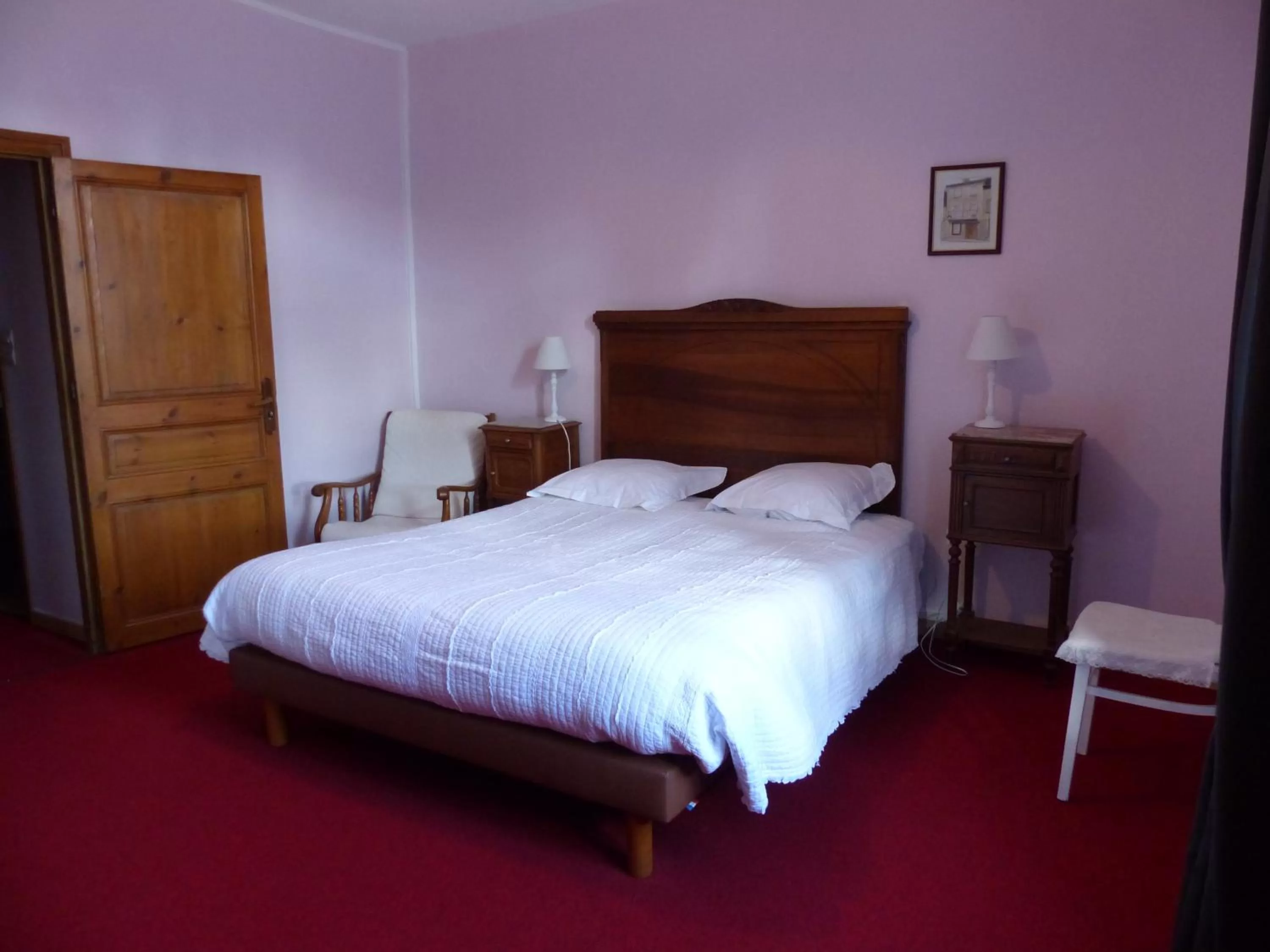 Double Room with Private Bathroom in Domaine Saint-Louis