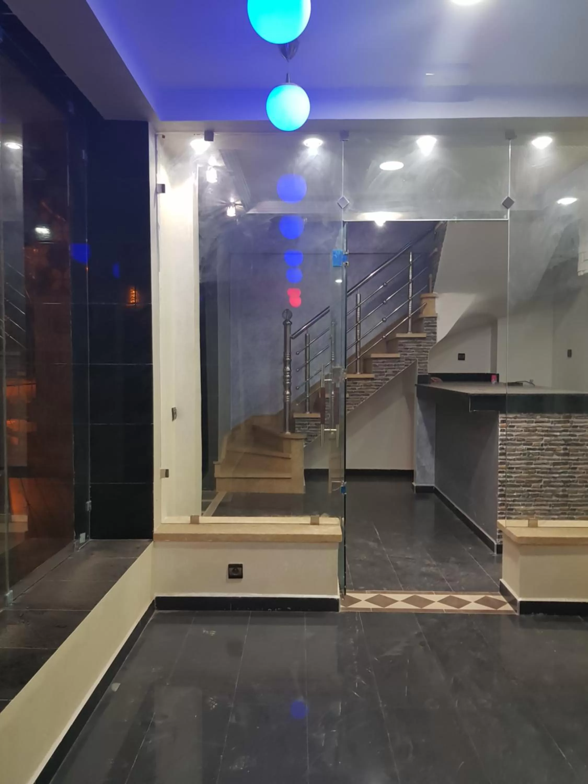 ZELLAKA hôtel & café