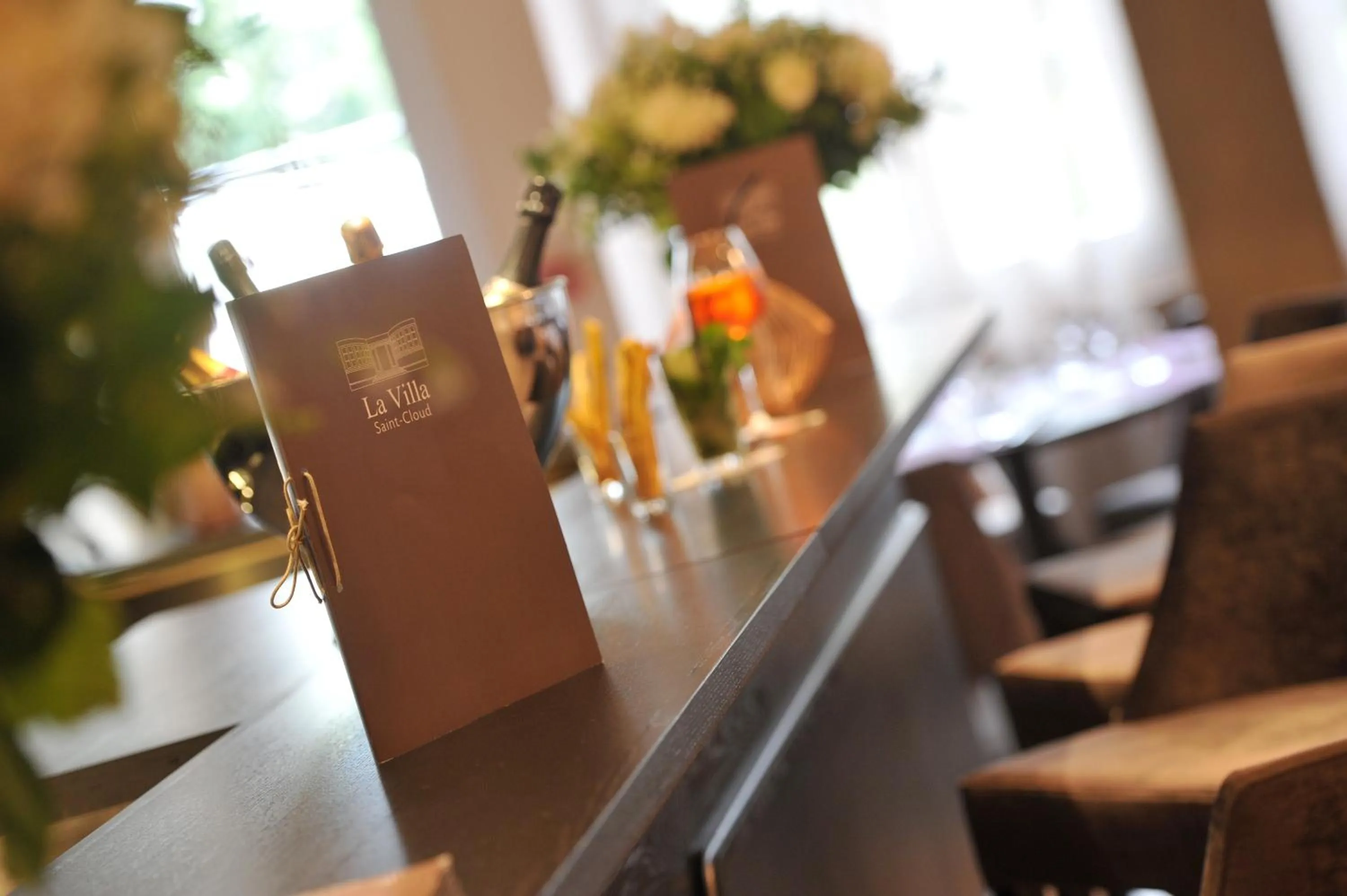 Restaurant/places to eat in Mercure Paris Saint Cloud Hippodrome