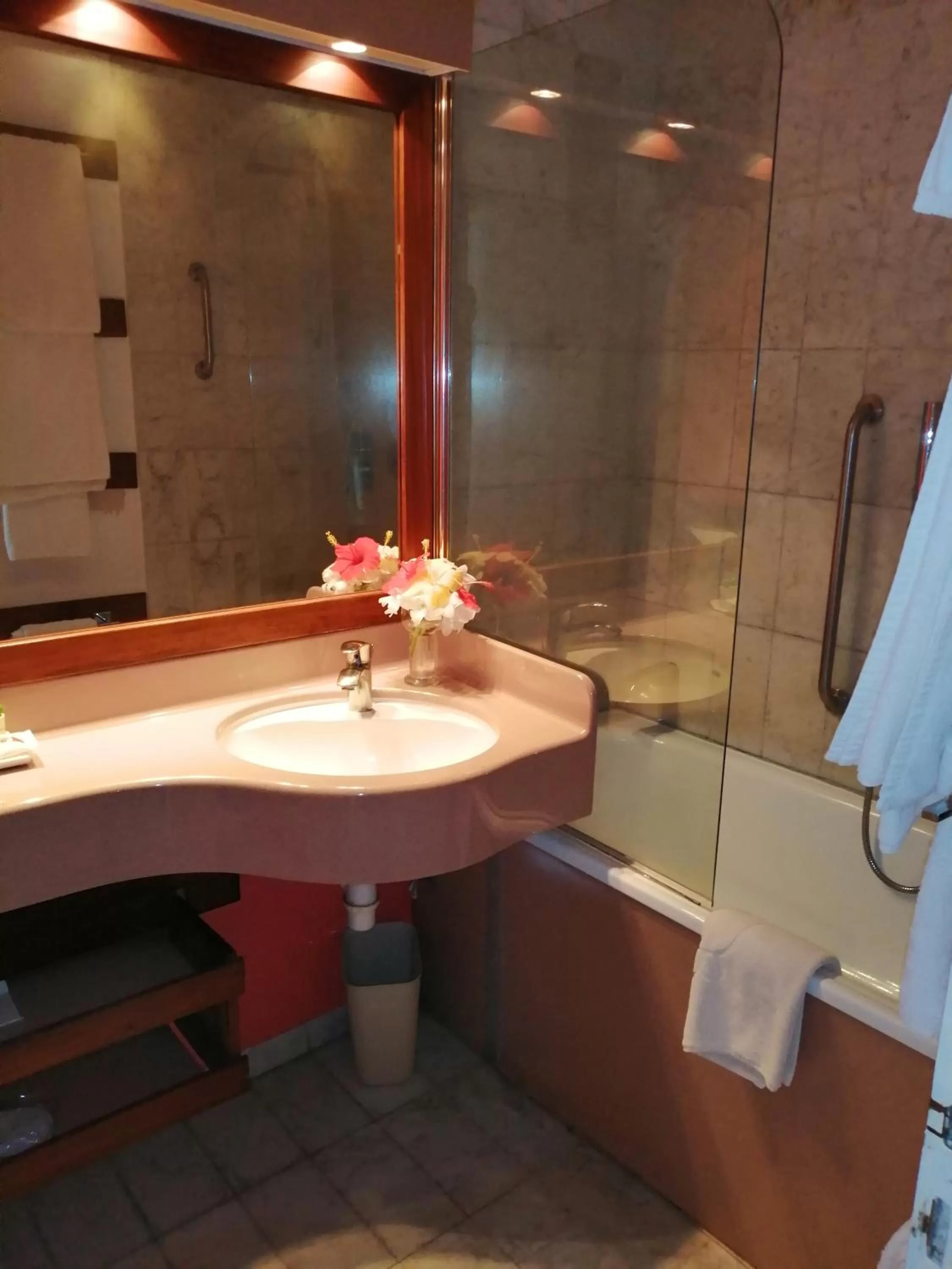 Bathroom in Hotel Jardin Savana Dakar