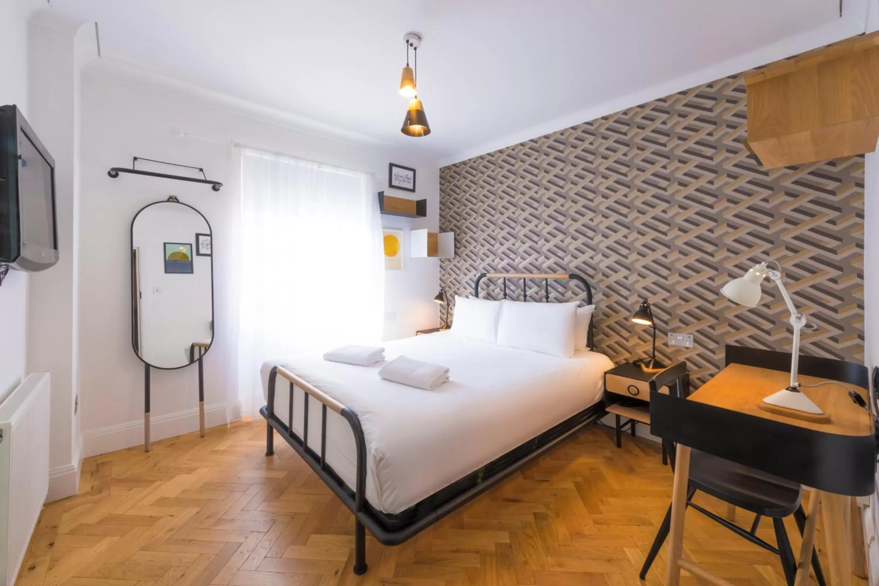 Large Double Room in The California - London Kings Cross Large Double Room in The California - London Kings Cross