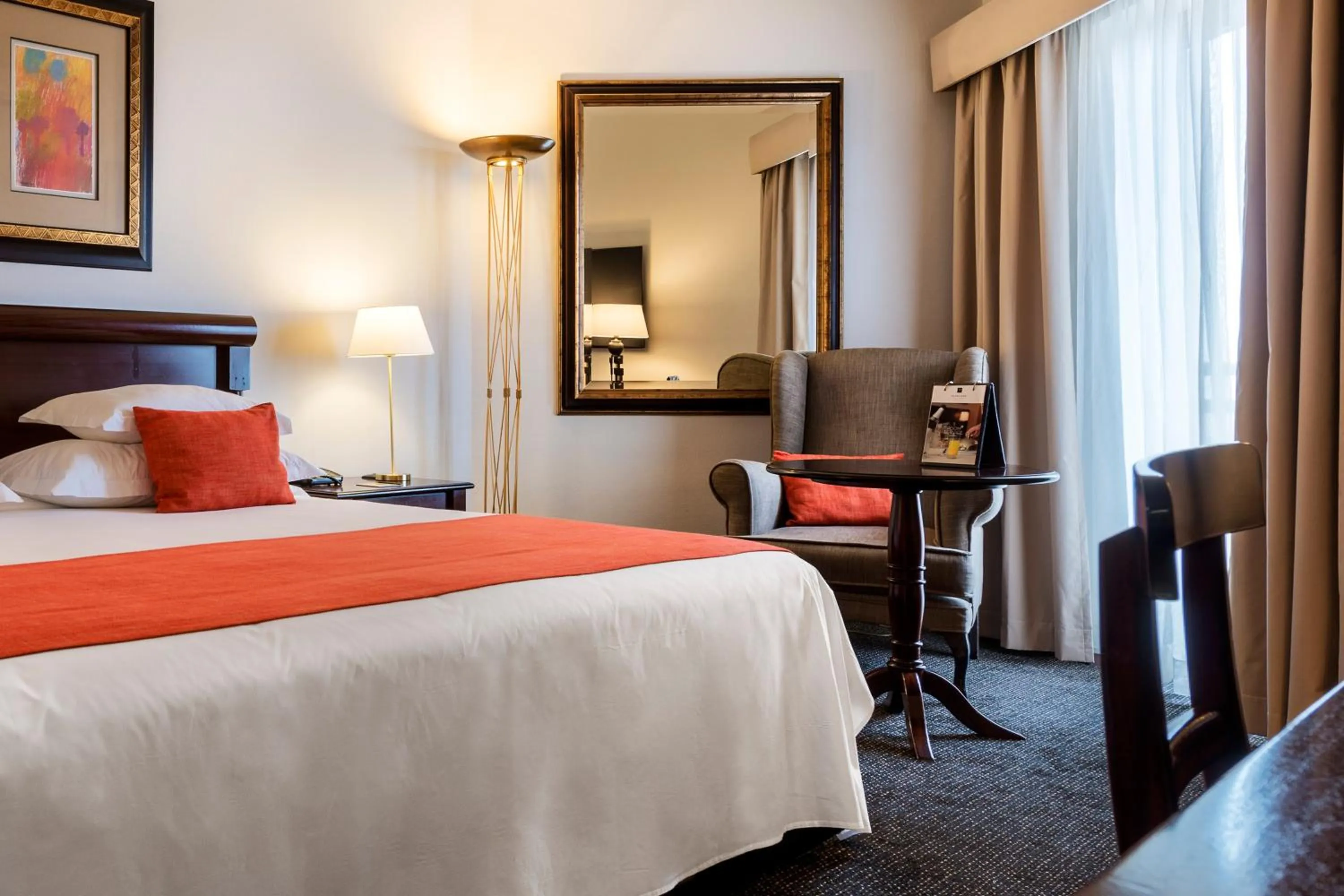 Bedroom, Bed in Hotel Alvalade