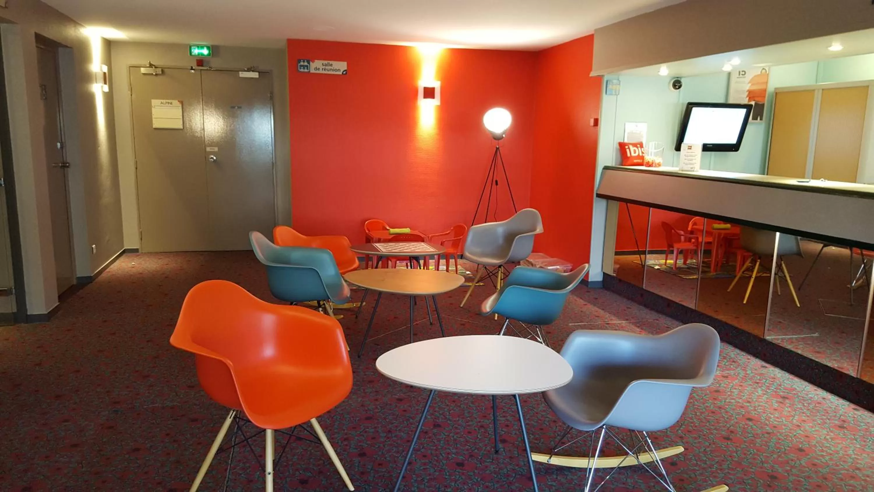 Lobby or reception in ibis Dieppe Le Val Druel
