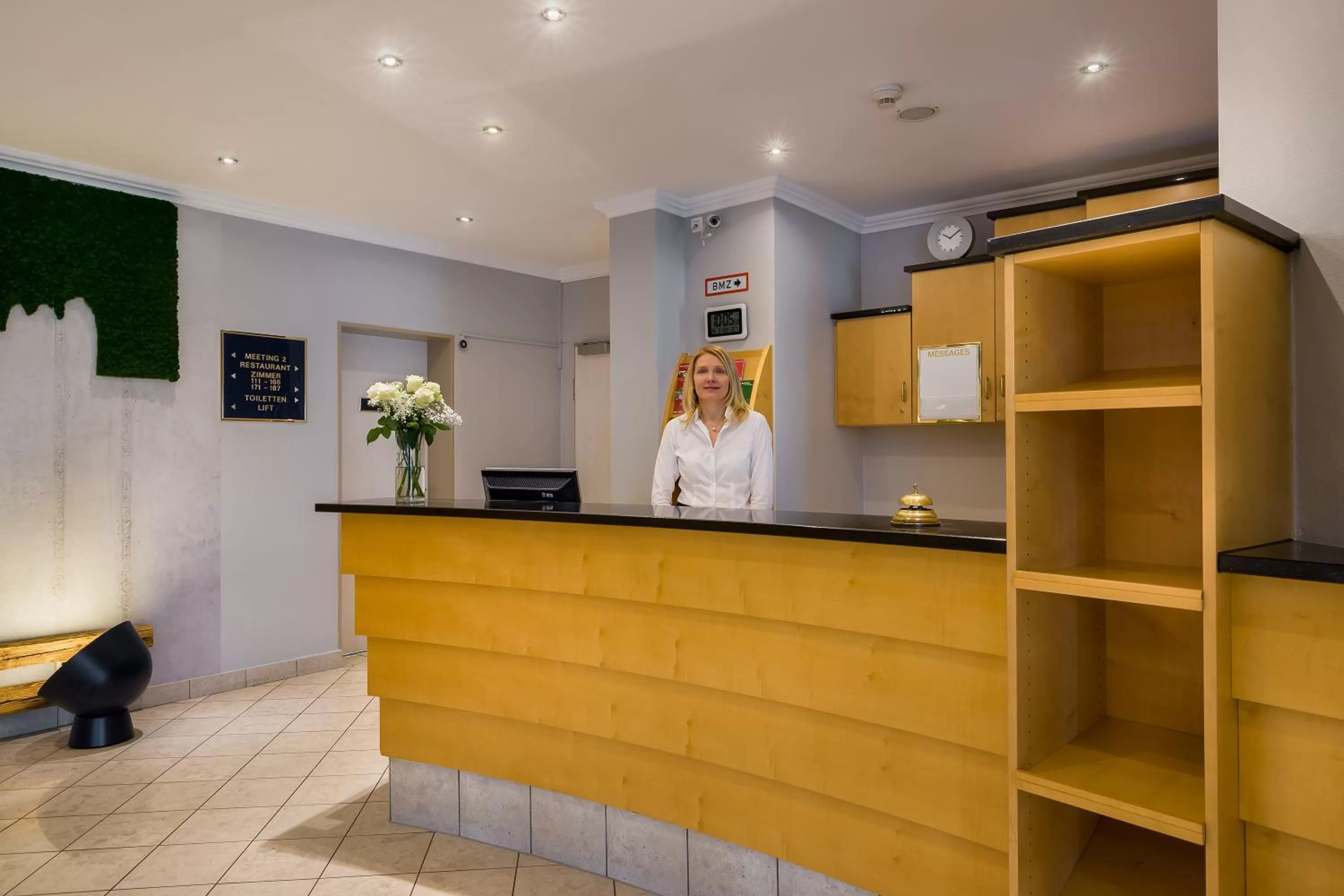 Lobby or reception in Mercure Hotel Ingolstadt