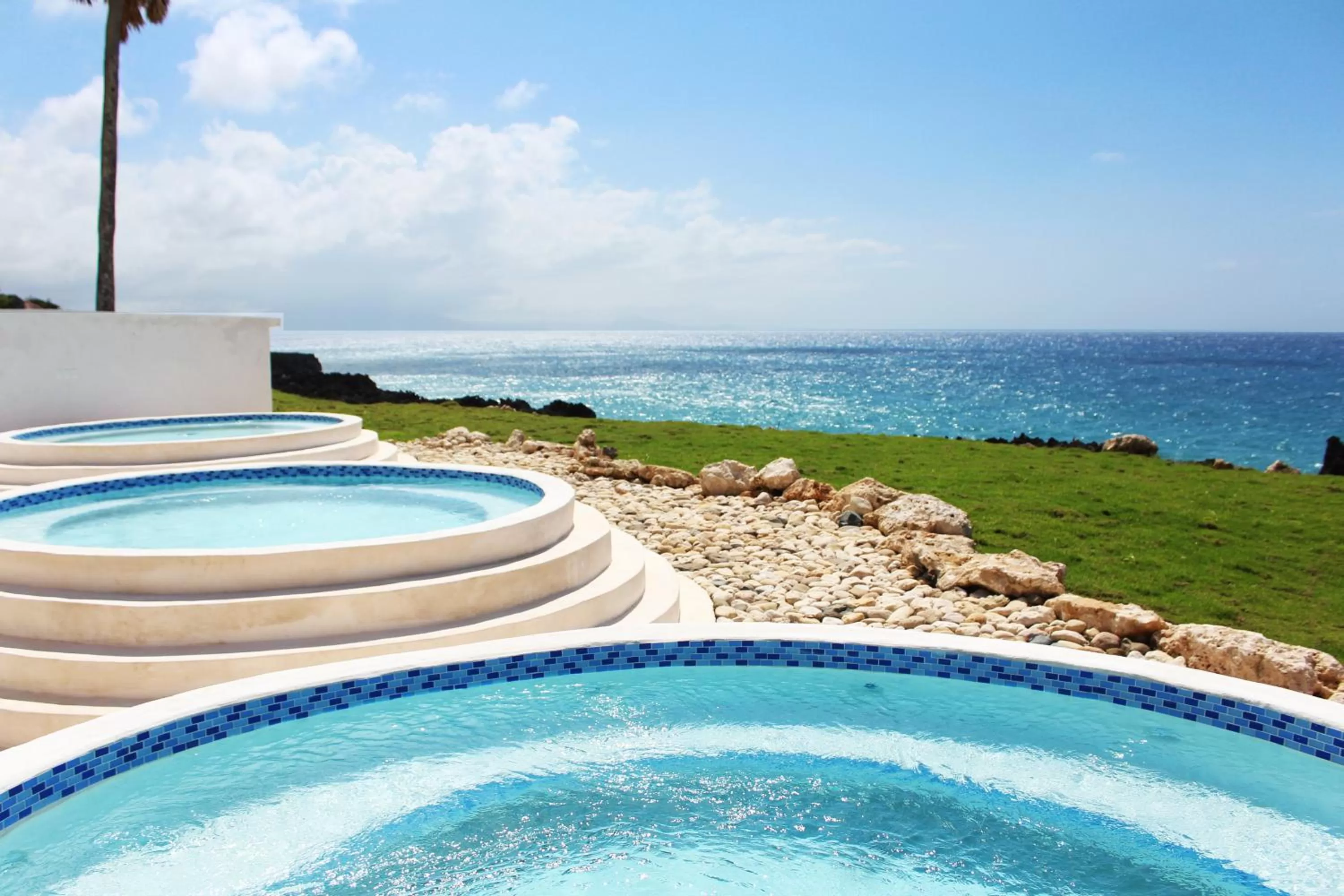 Restaurant/places to eat, Swimming Pool in Ocean Village Deluxe Resort & Spa