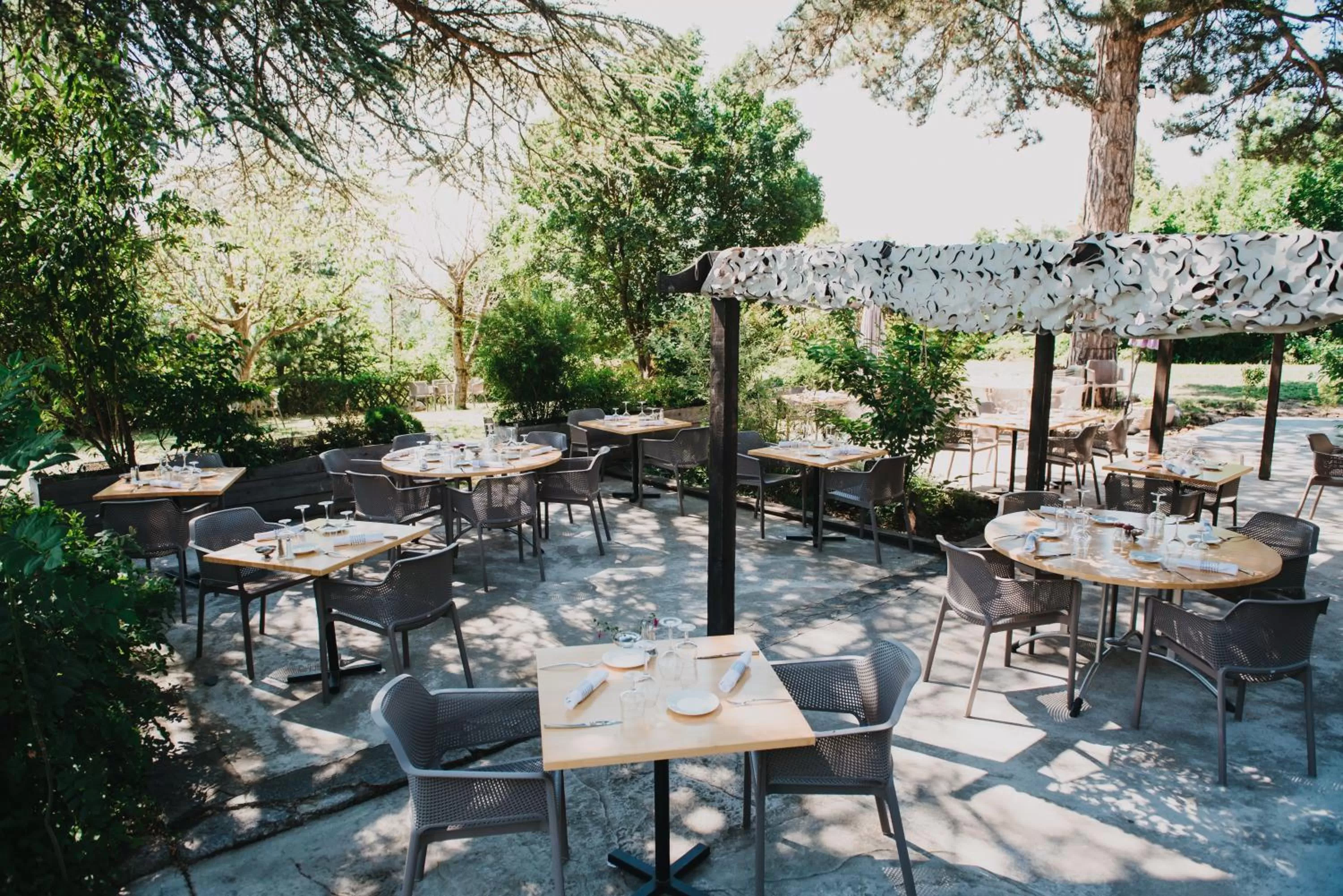 Restaurant/places to eat in Les Olivades