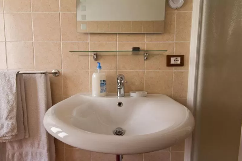 Decorative detail in B&B Roma Appia Davila25