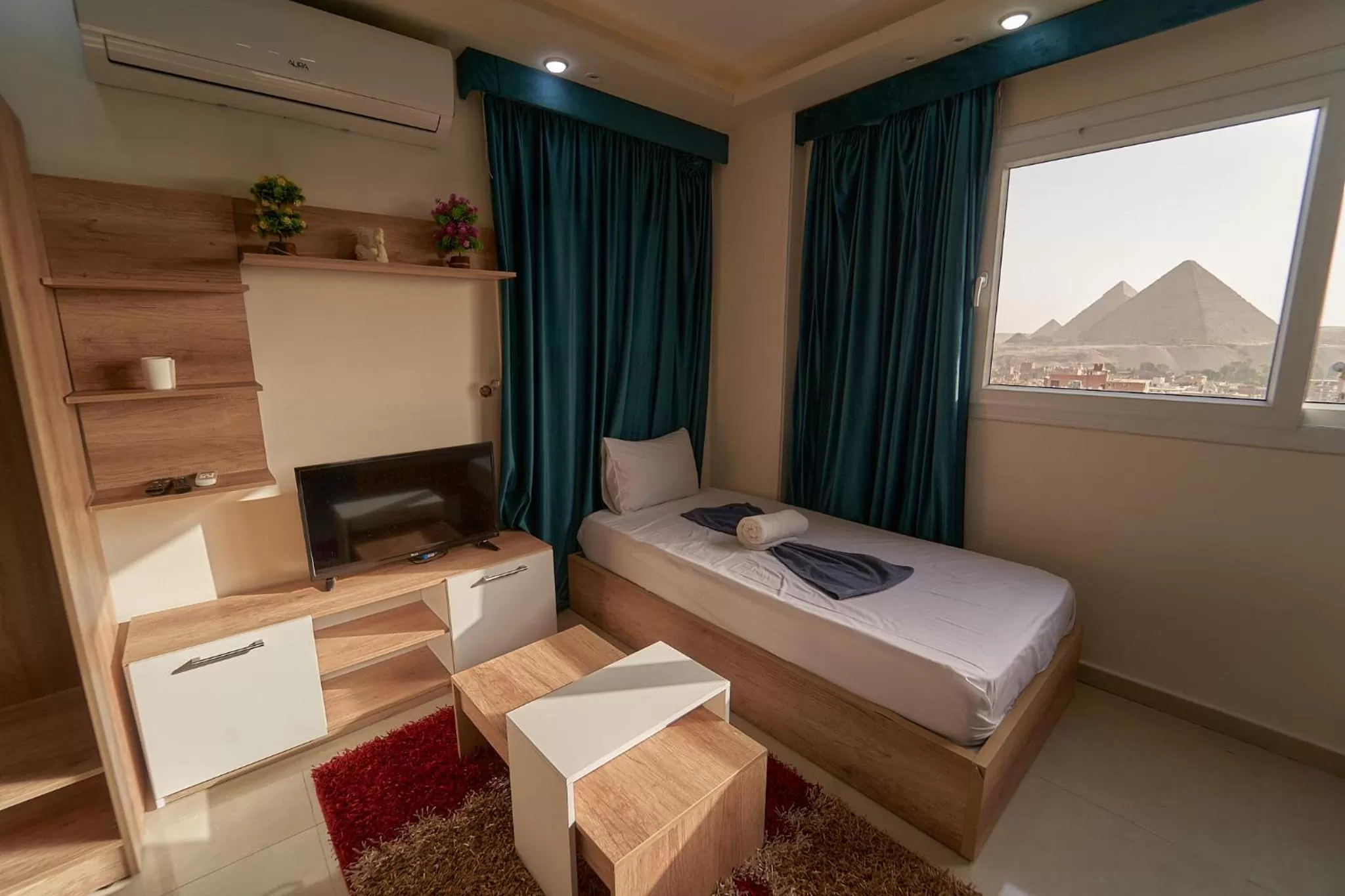 View (from property/room), Bed in Gardenia Inn Hotel