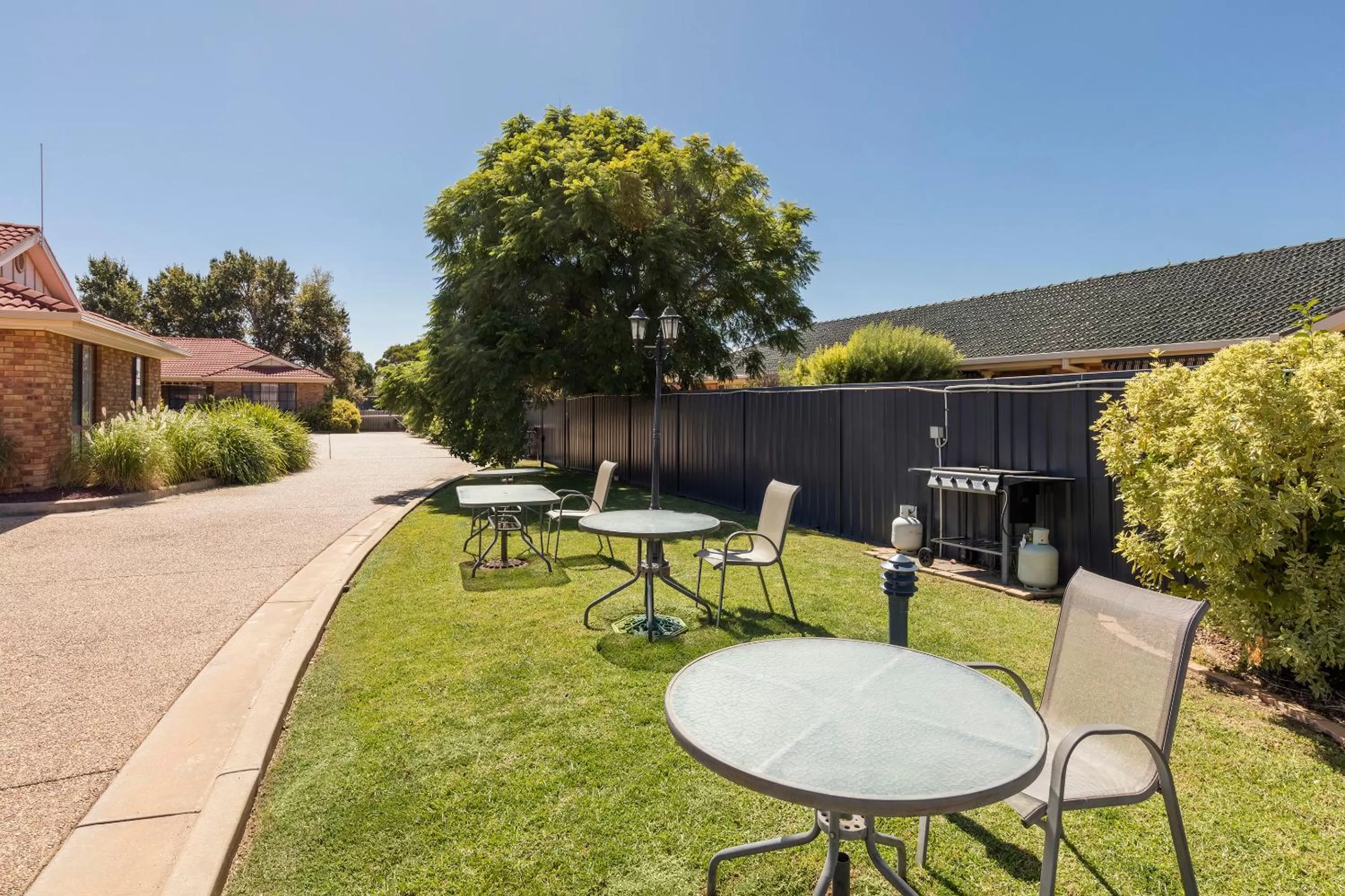 BBQ facilities in Best Western Ambassador Motor Inn & Apartments