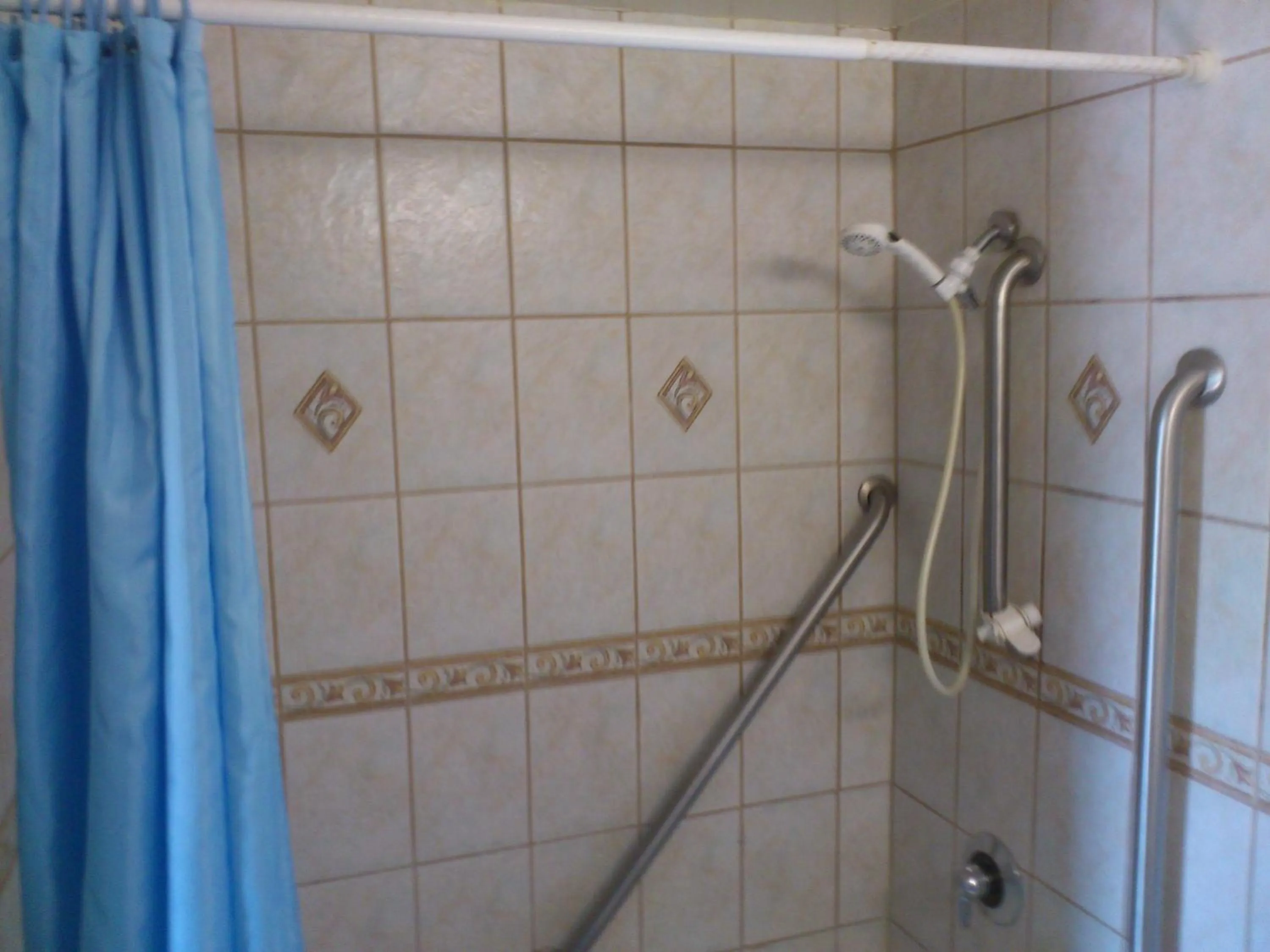 Bathroom in Santa Ana Travel Inn