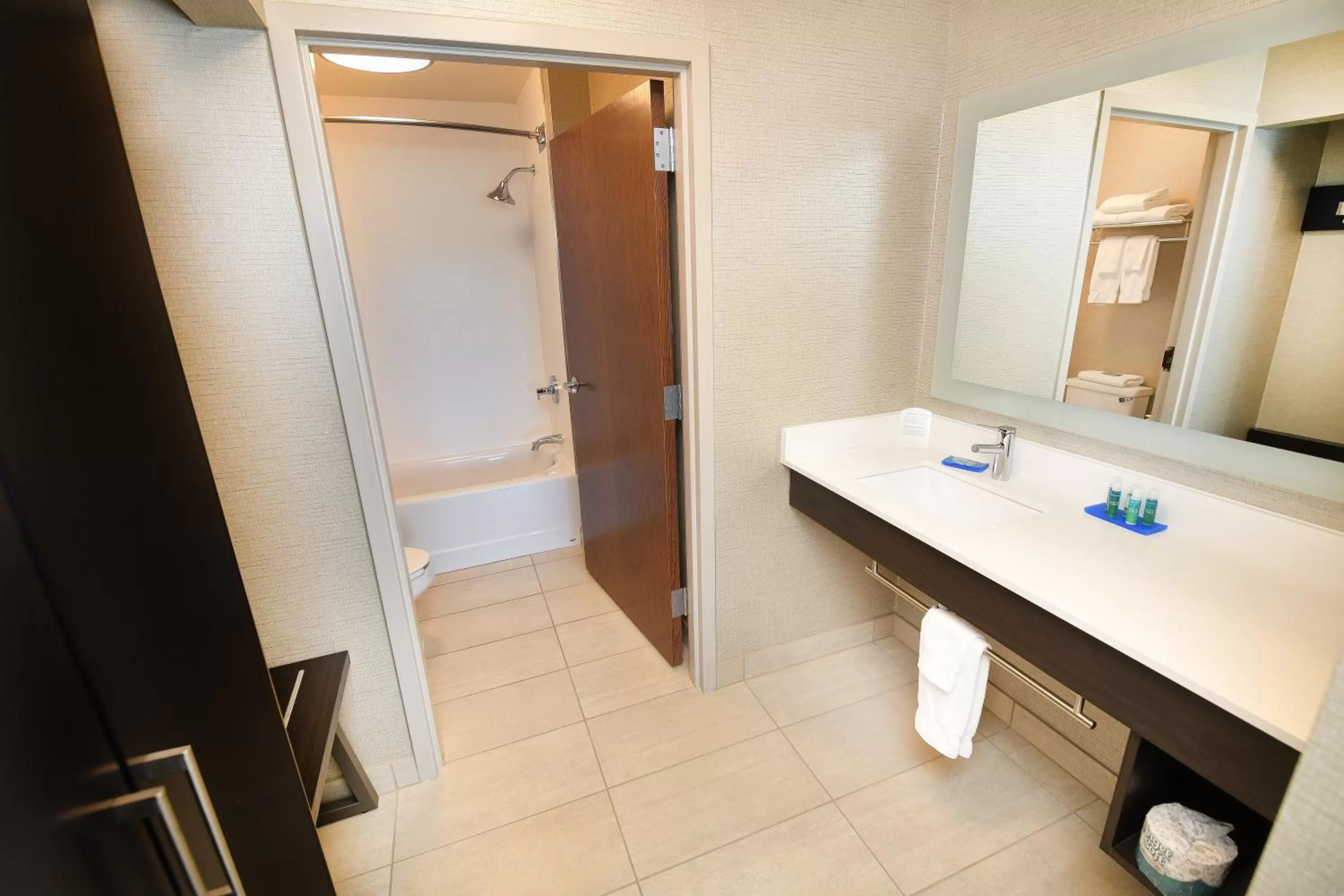 Queen Suite with Kitchenette in Holiday Inn Express Hotel & Suites Grand Forks, an IHG Hotel