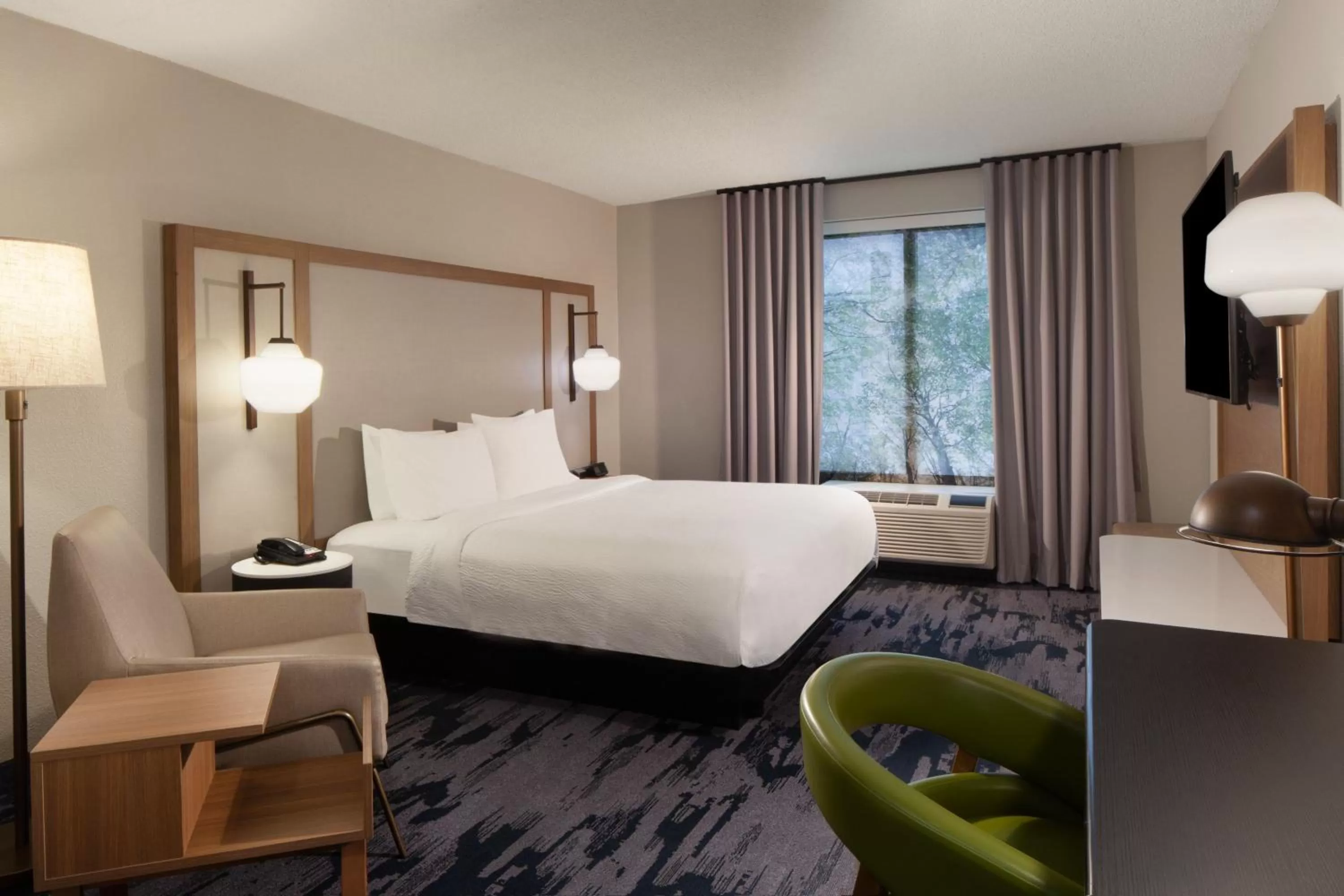 Photo of the whole room, Bed in Fairfield Inn & Suites by Marriott Charleston