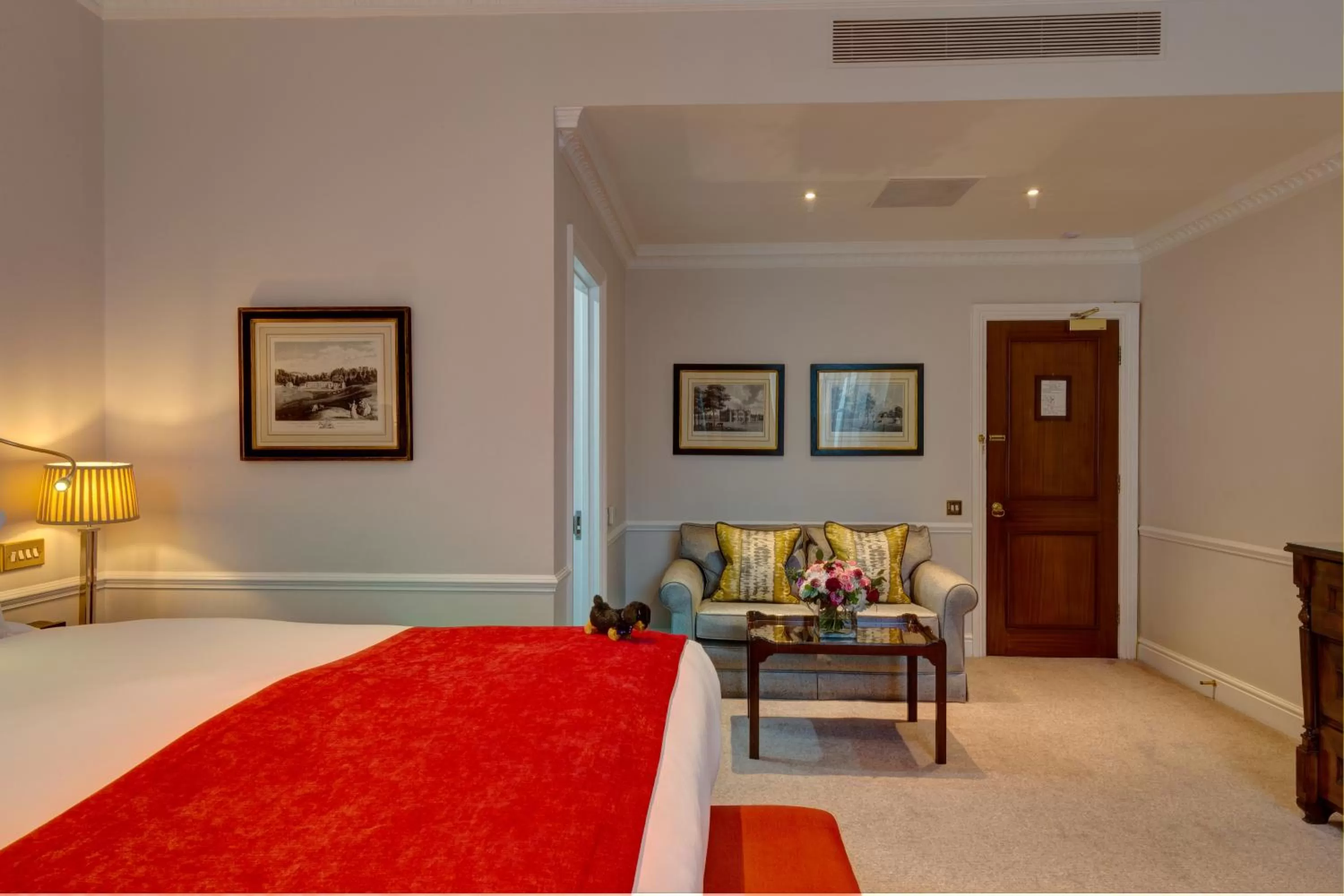 Photo of the whole room, Bed in Dukes London