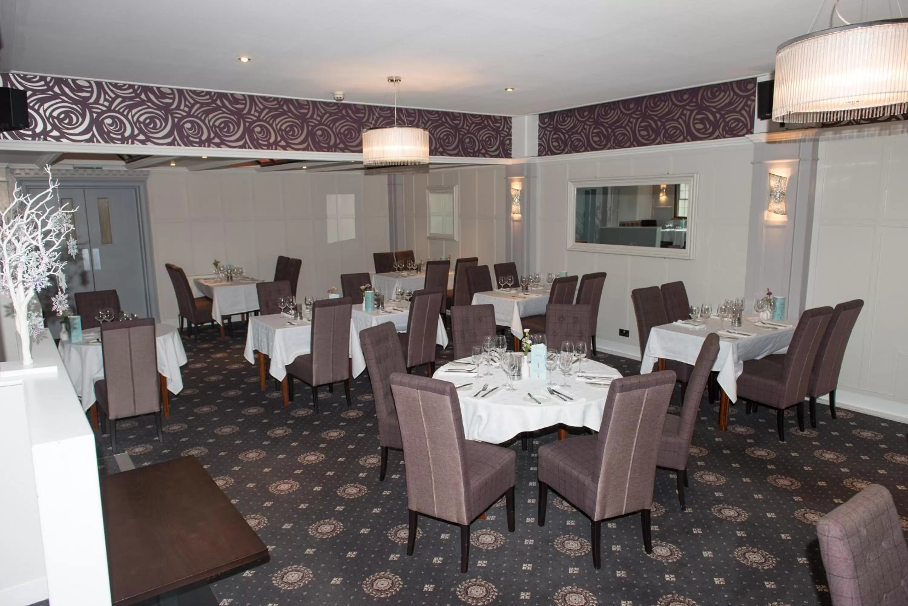 Restaurant/places to eat in Park Hotel