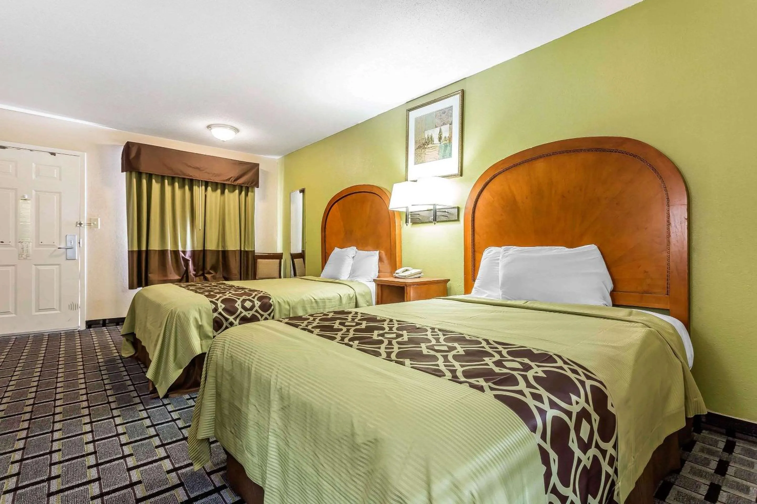 Photo of the whole room, Bed in Rodeway Inn Augusta South