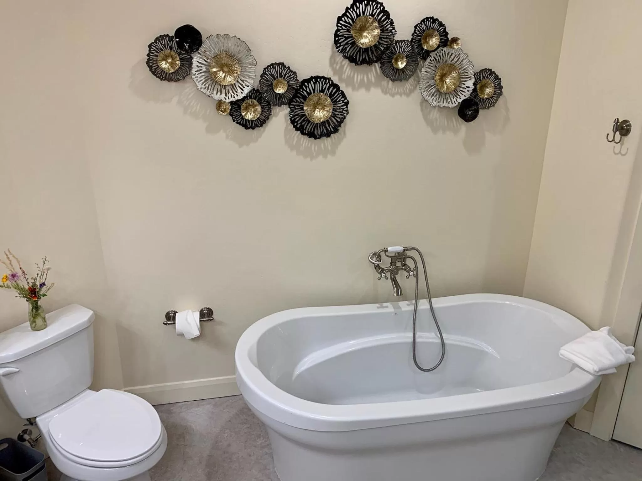 Bathroom in Annie's Place Bed & Breakfast