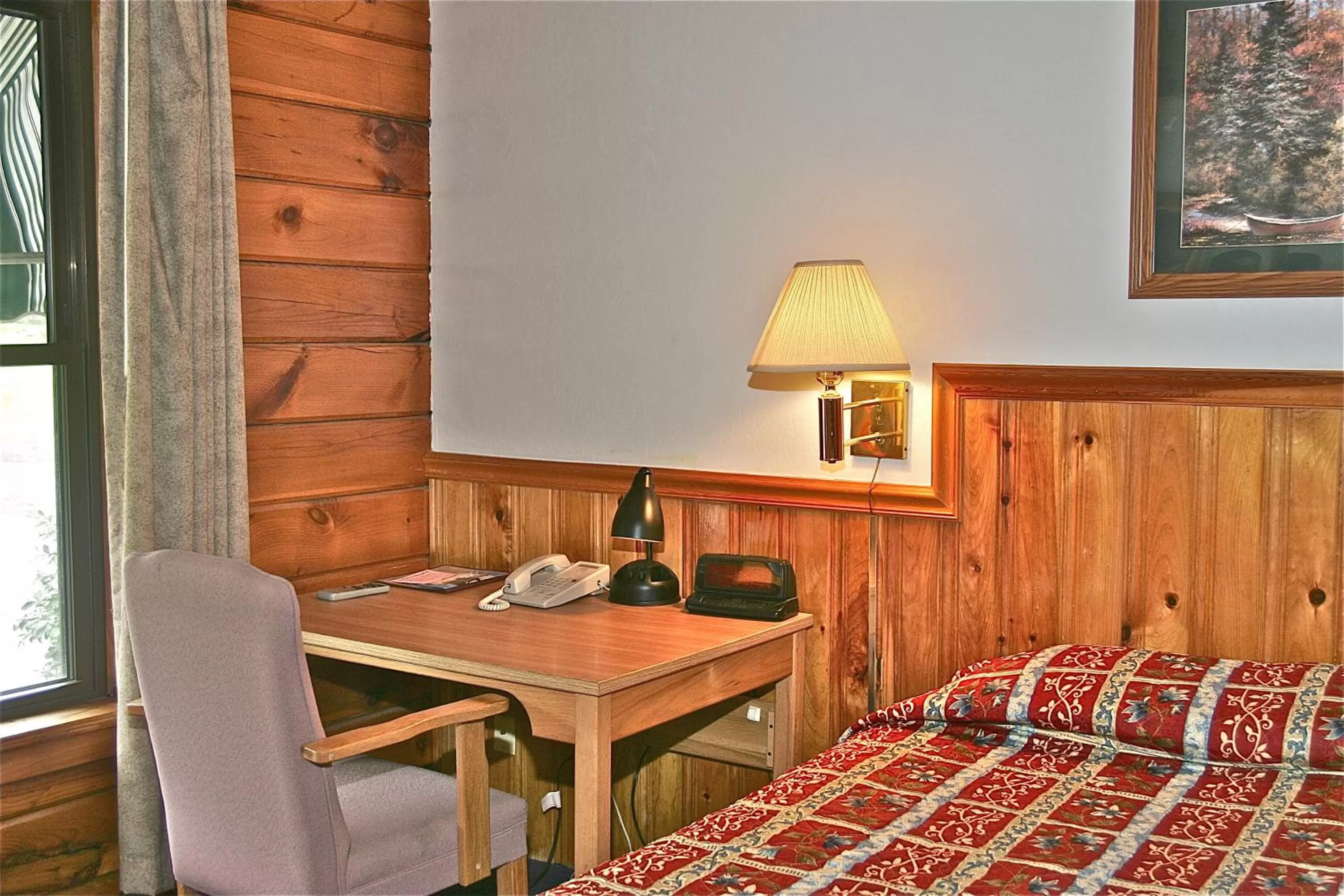 Seating area, Bed in Stone Fence Resort