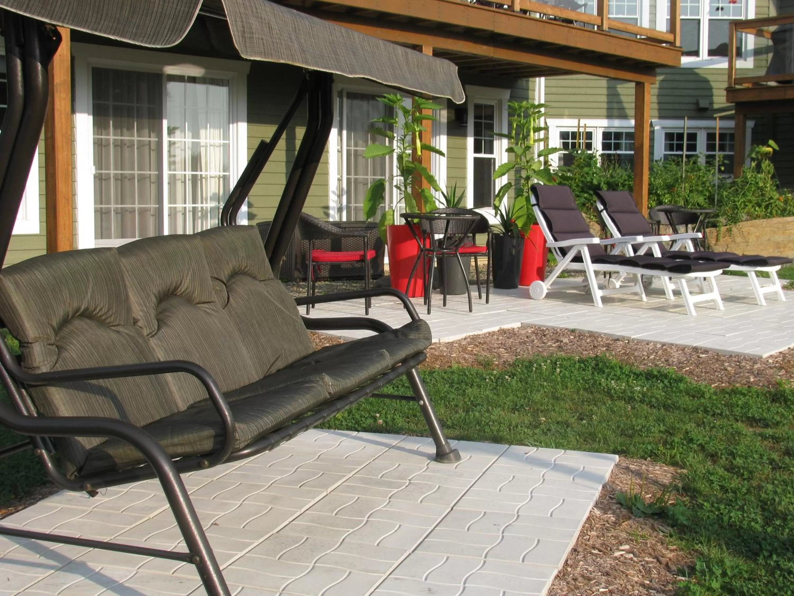 Patio, Seating Area in Gî'Temps couette et café B&B