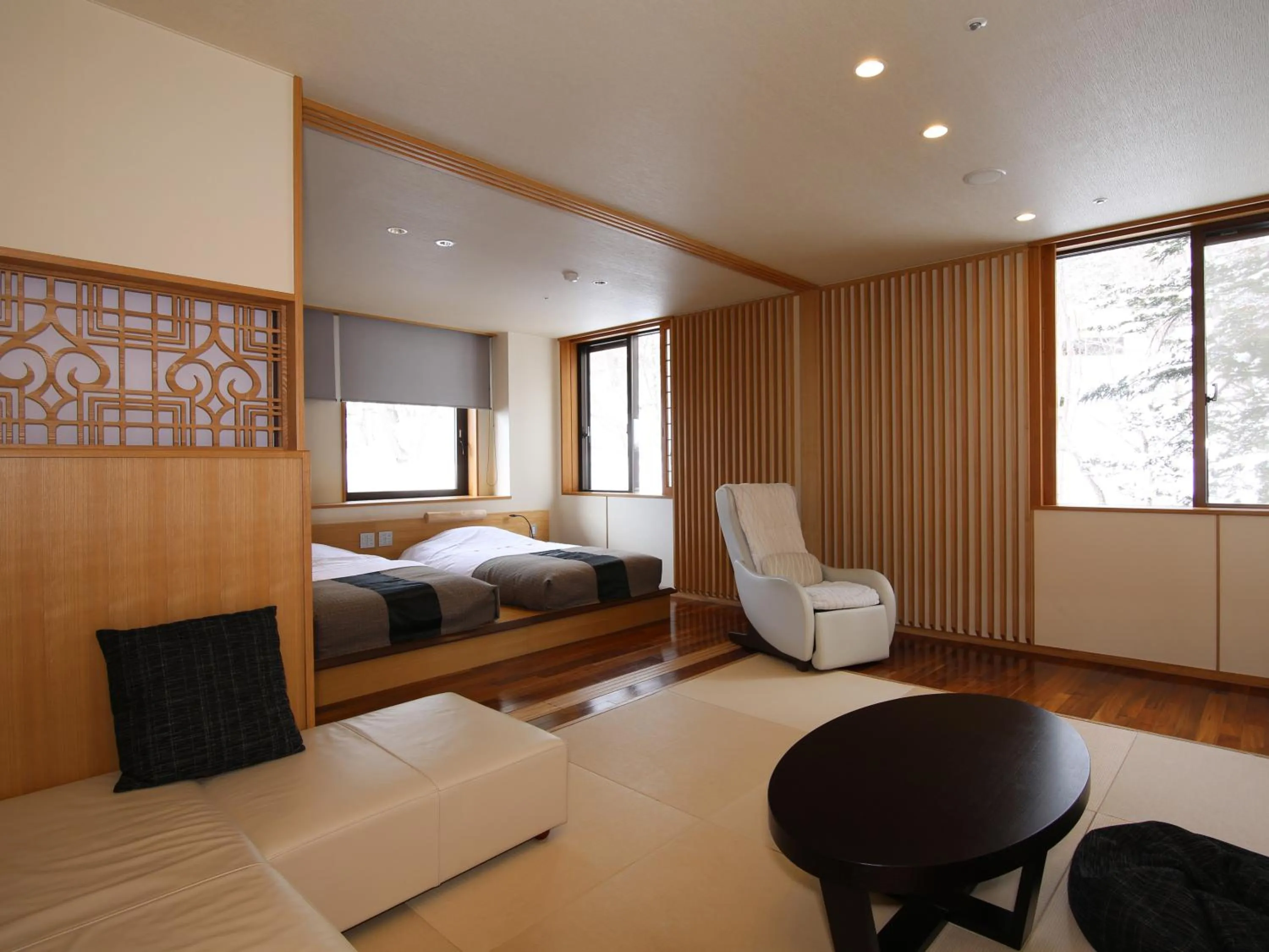 Photo of the whole room, Bed in Niseko Konbu Onsen Tsuruga Moku-no-sho