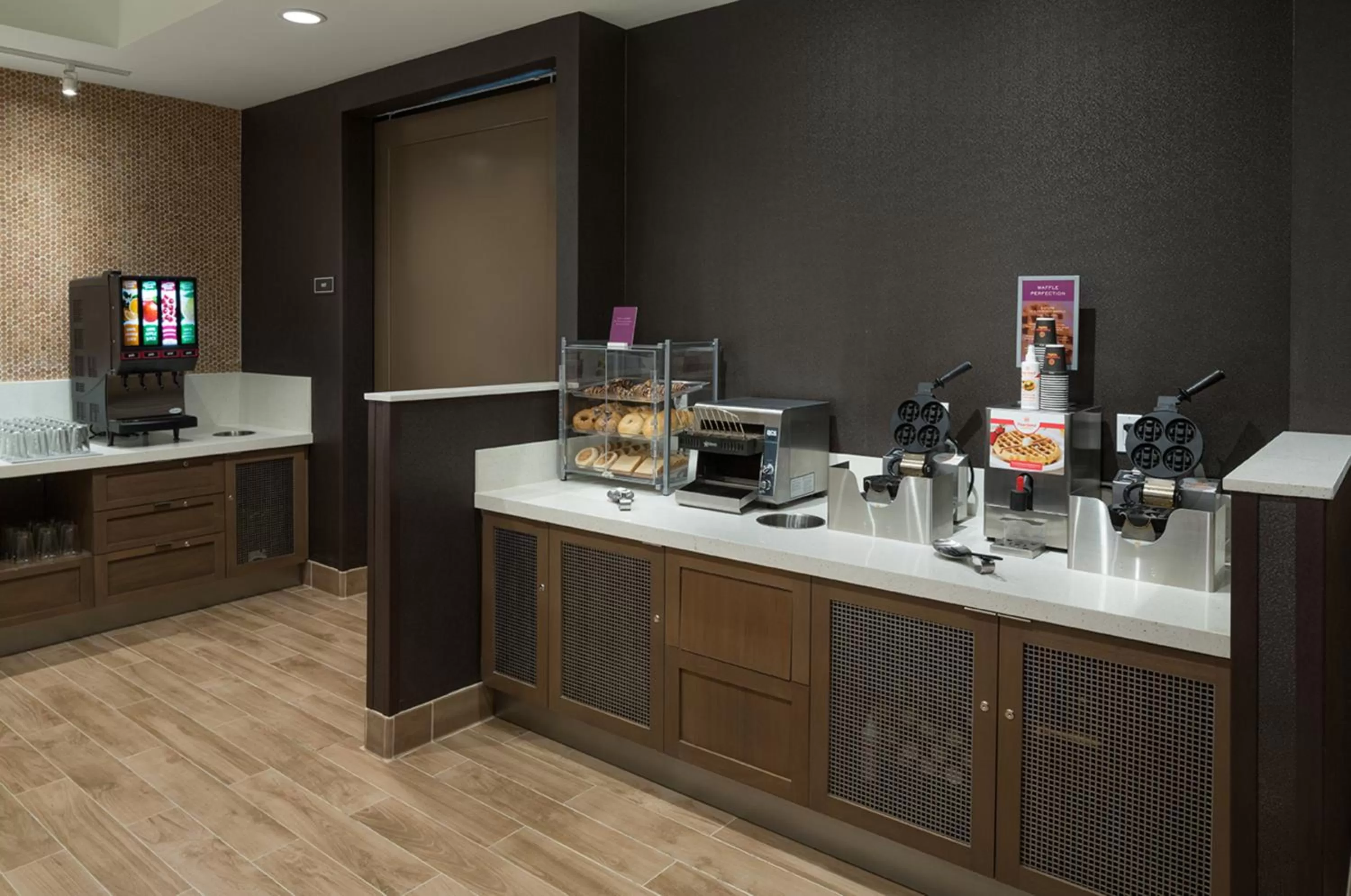 Buffet breakfast in Residence Inn by Marriott Ontario Rancho Cucamonga