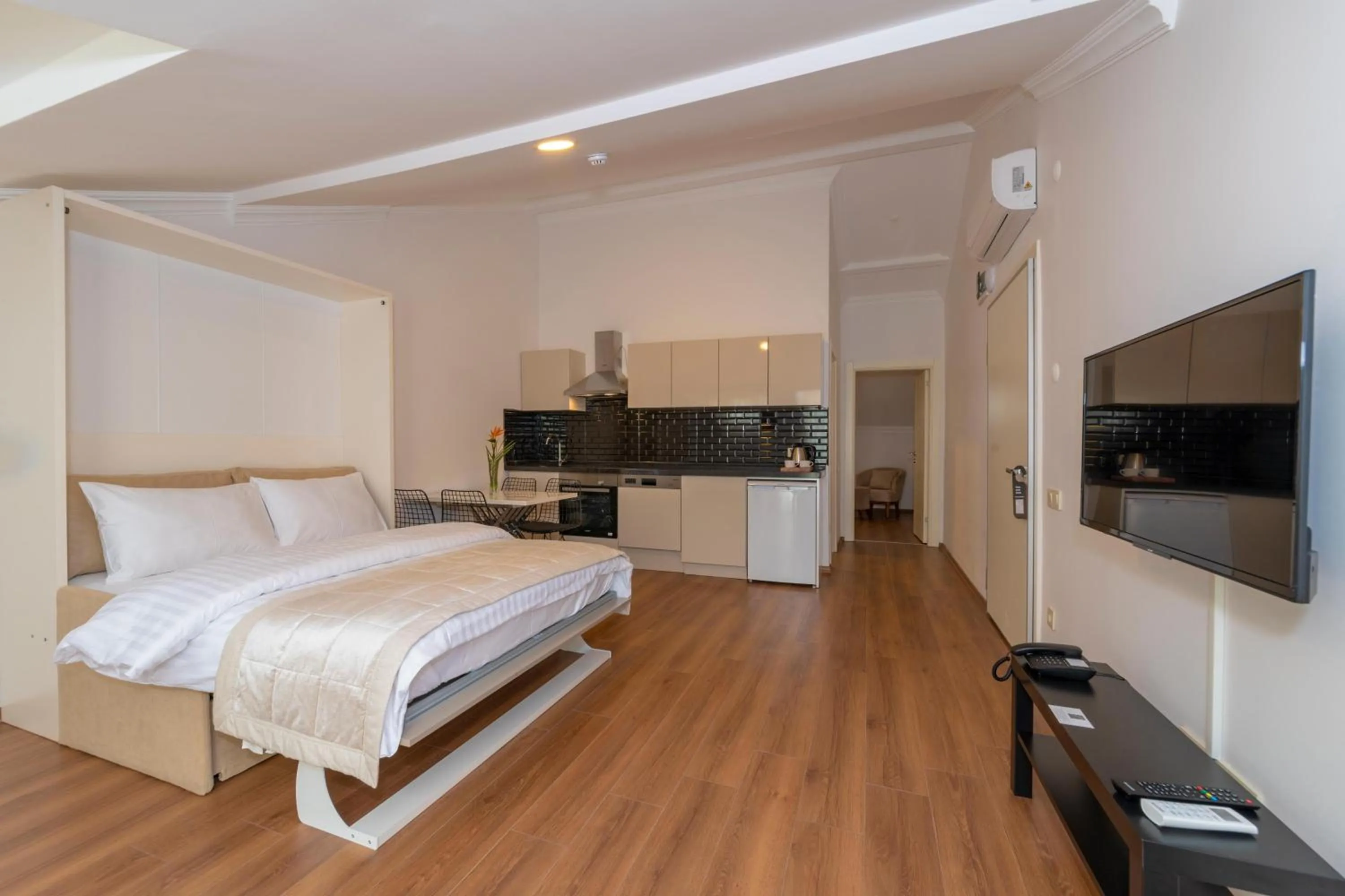 TV and multimedia, Bed in Joy Suites