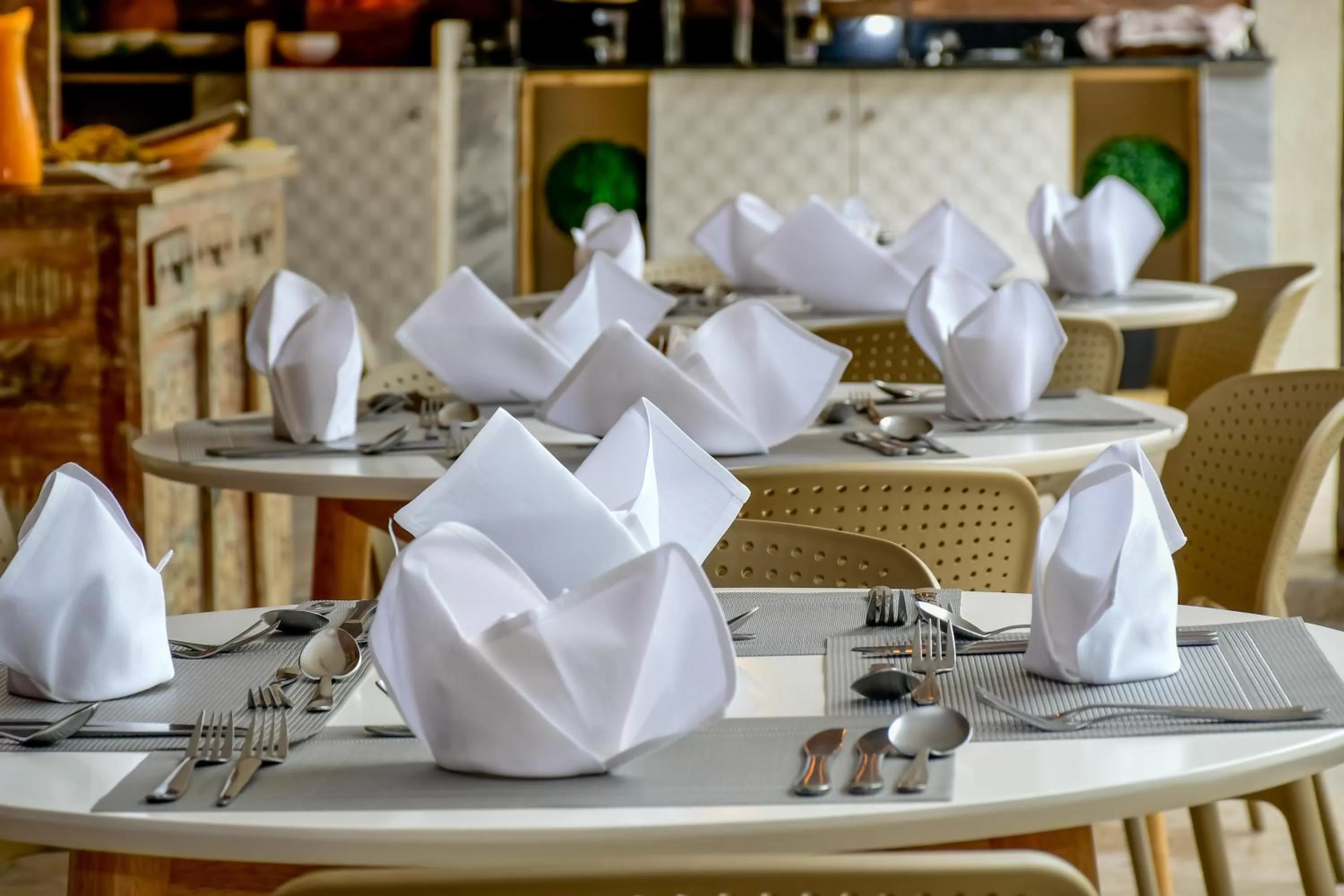 Restaurant/places to eat in Hotel Waterbuck