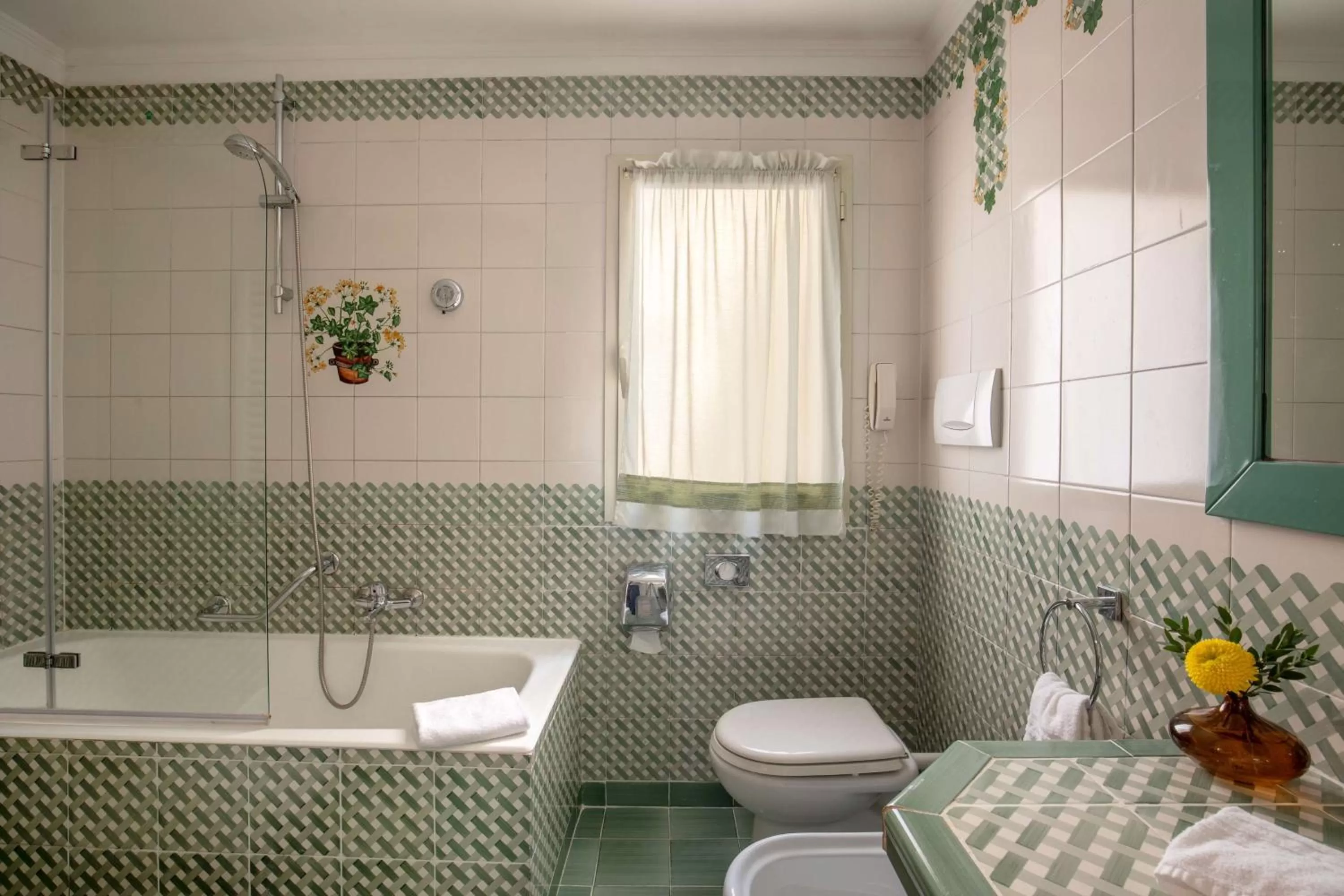 Bathroom in Hotel Diana Roof Garden