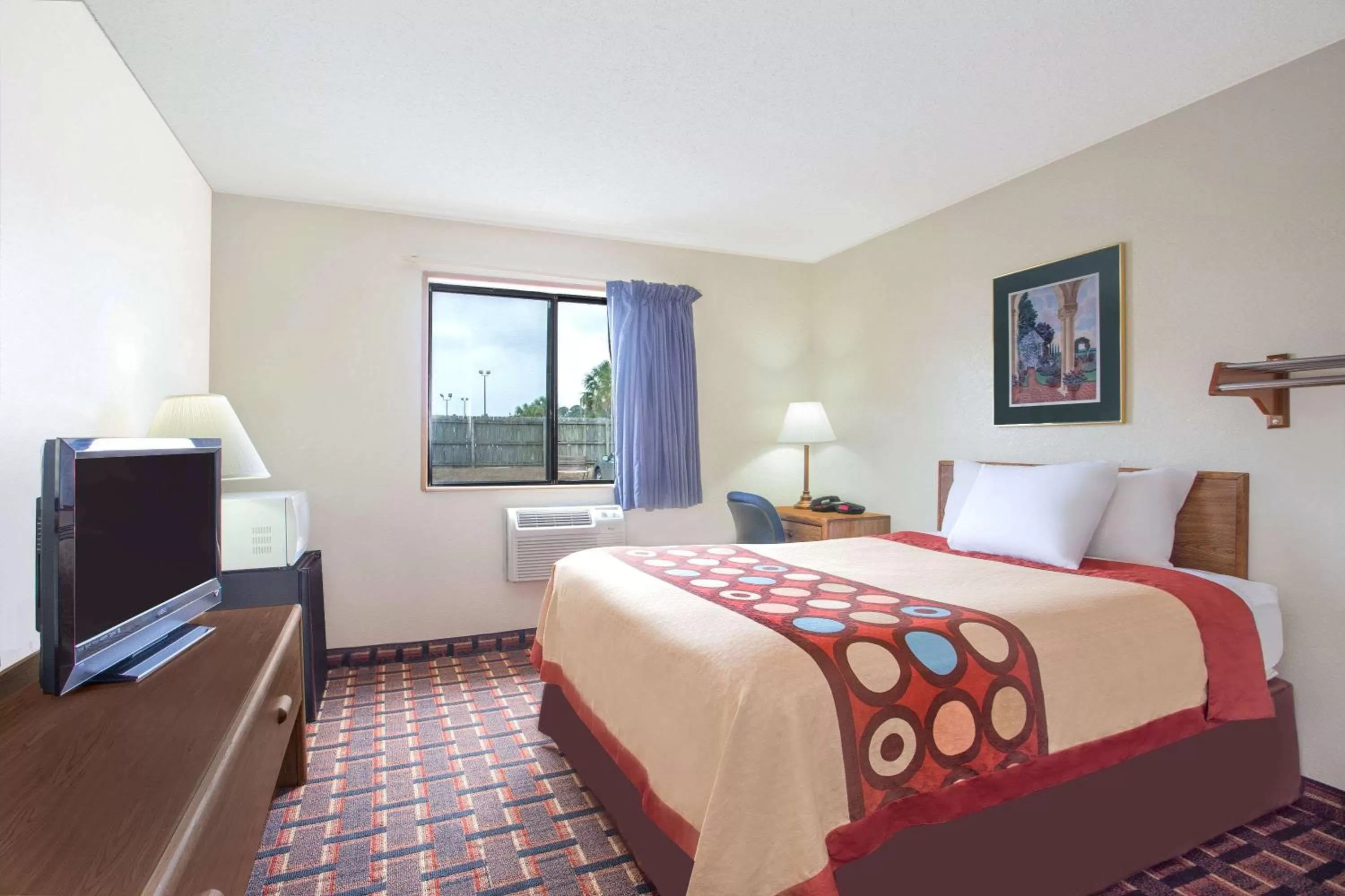 Photo of the whole room, Bed in Super 8 by Wyndham Douglas