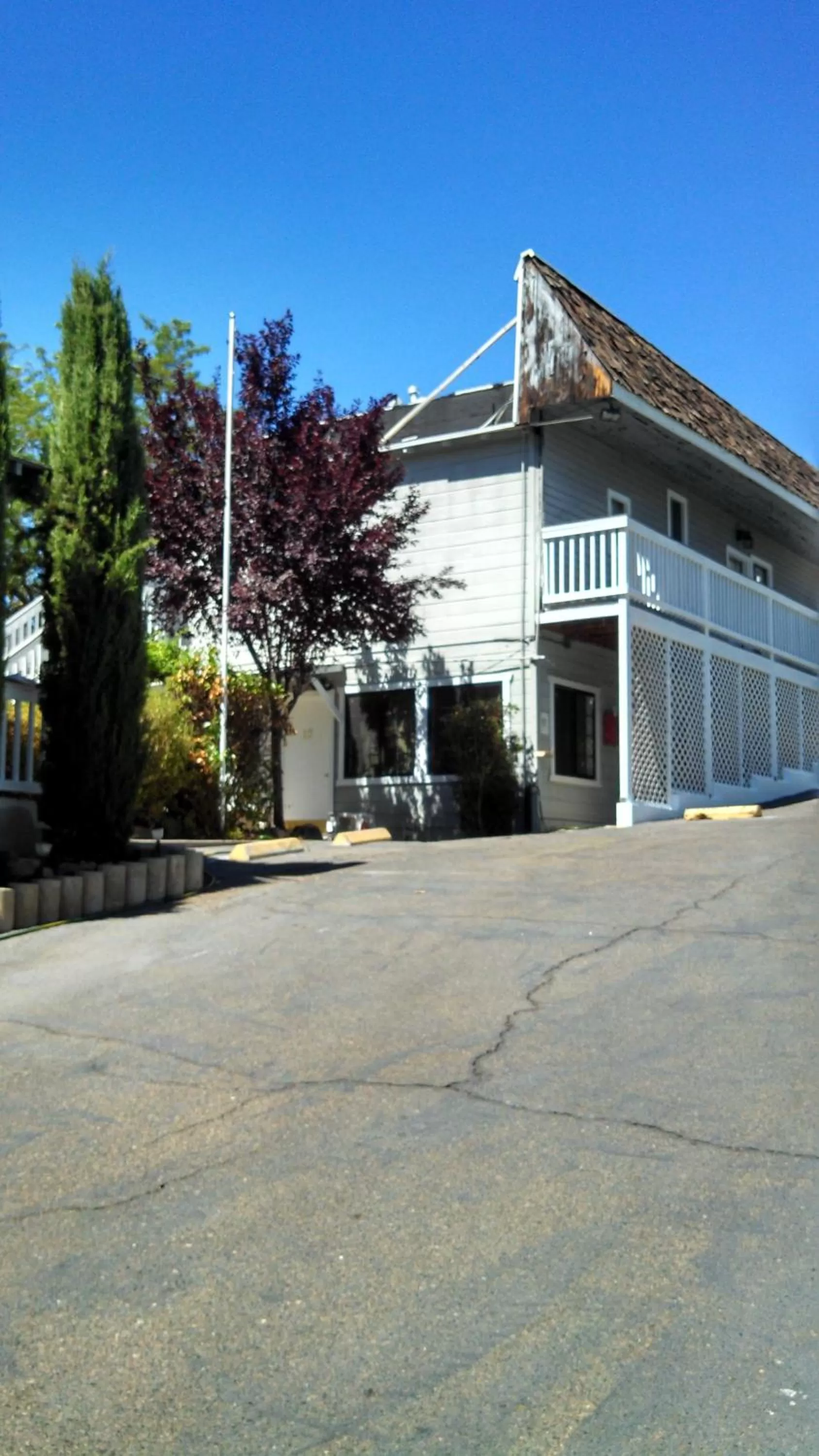 Facade/entrance in Mother Lode Lodge