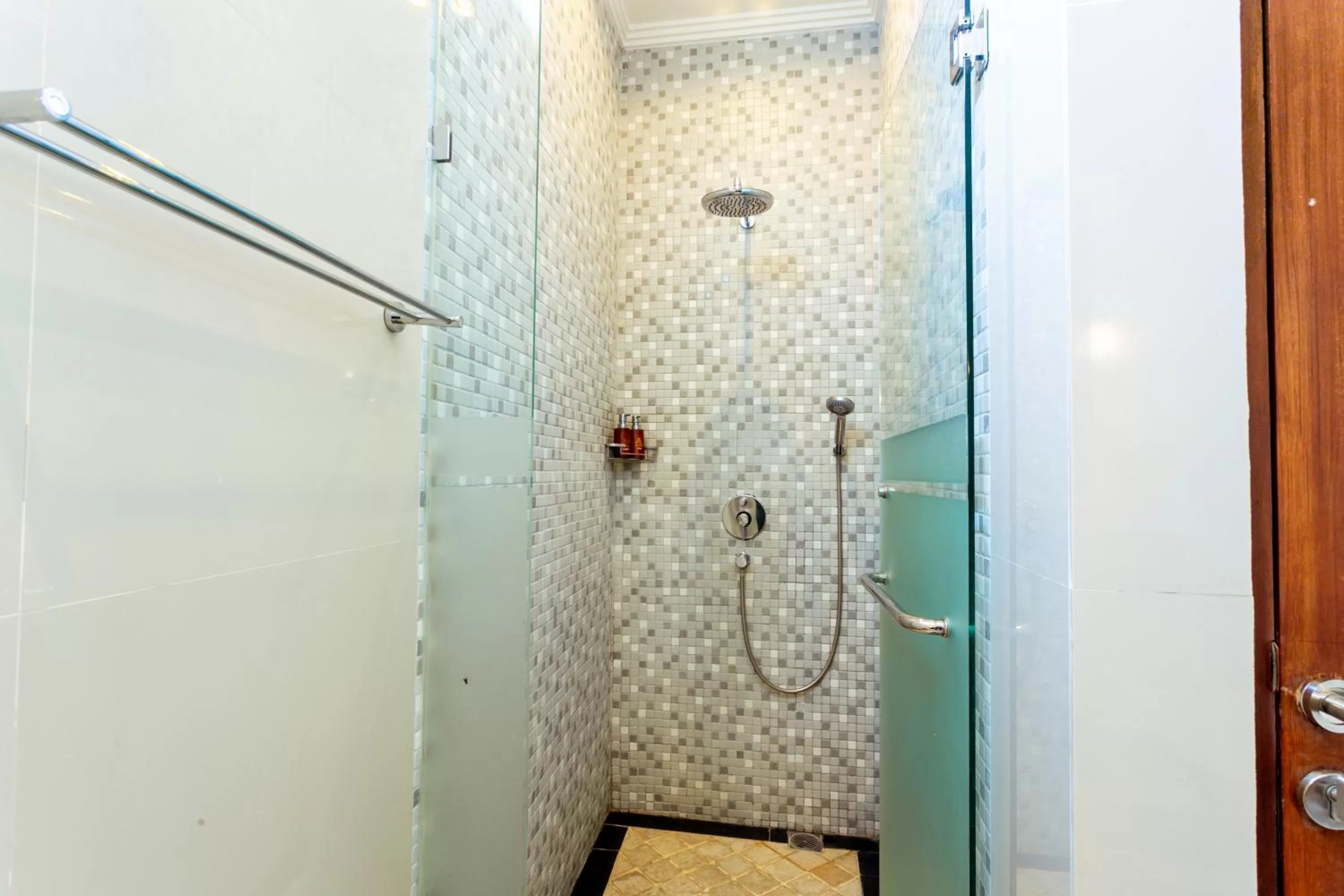 Shower in Lumbung Sari Ubud Hotel - CHSE Certified