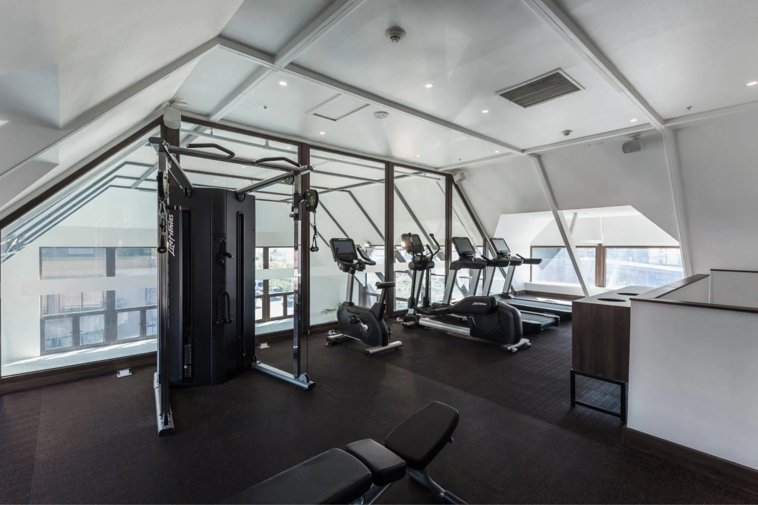 Fitness centre/facilities in Courtyard by Marriott Puerto Montt