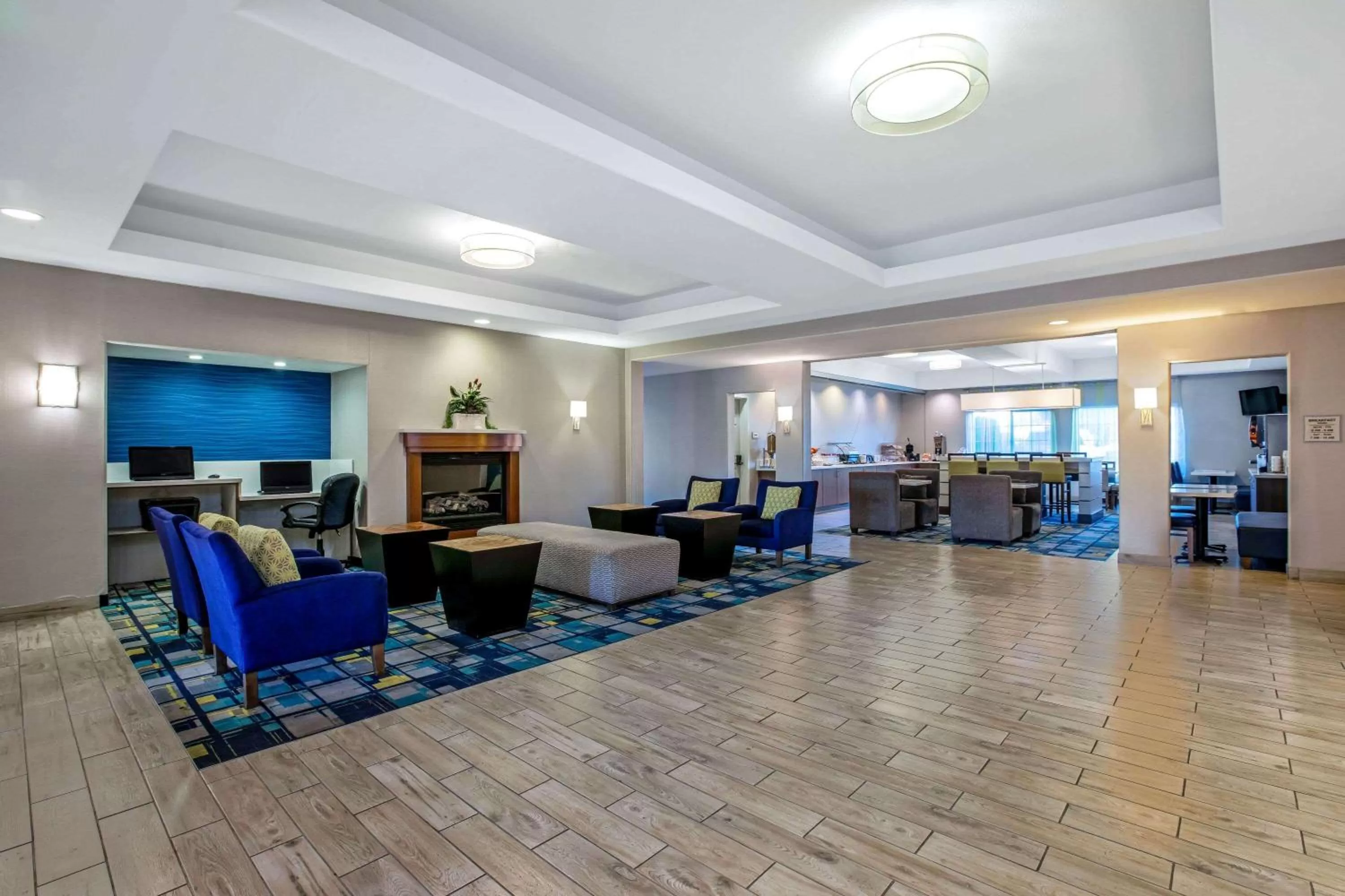 Lobby or reception in La Quinta by Wyndham Manteca - Ripon