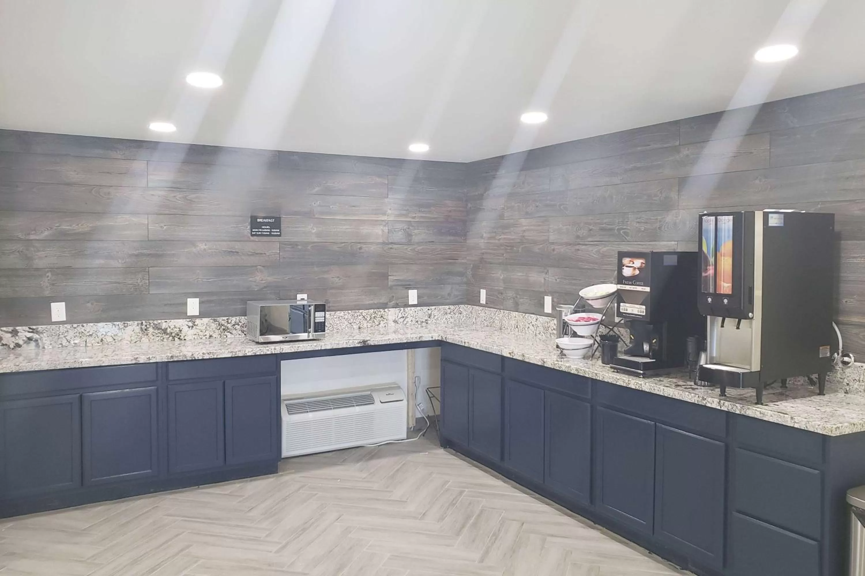 Restaurant/places to eat in Baymont by Wyndham Morganton