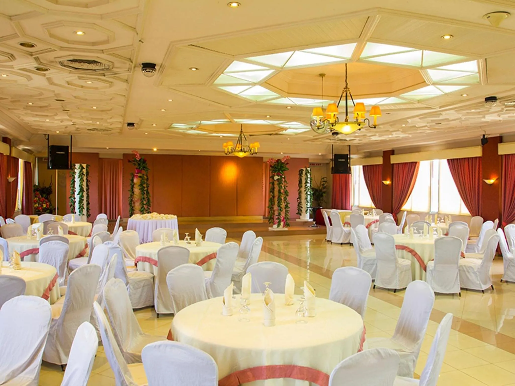Banquet/Function facilities in Grand City Hotel Inc.