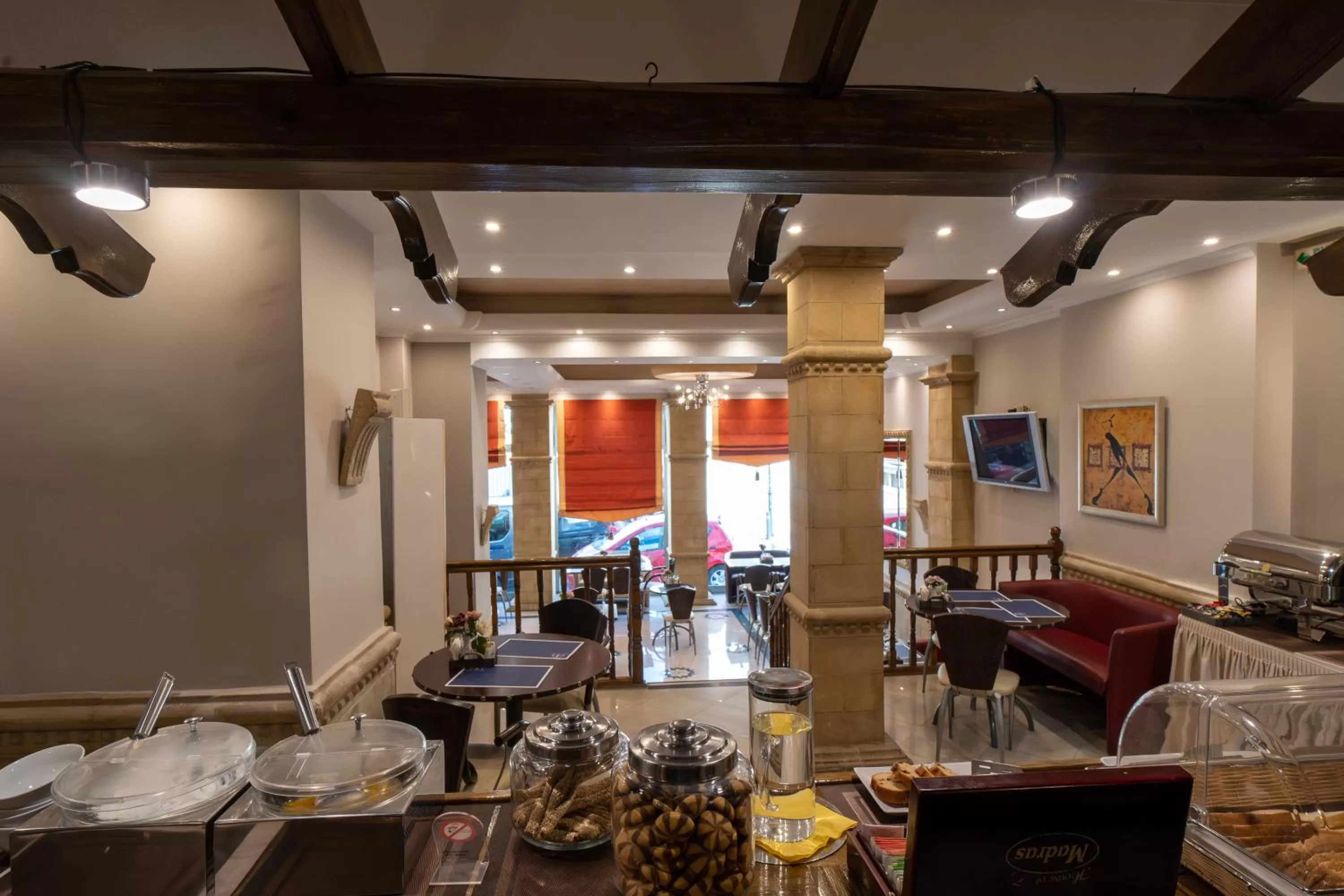 Dining area in Argo Hotel Piraeus