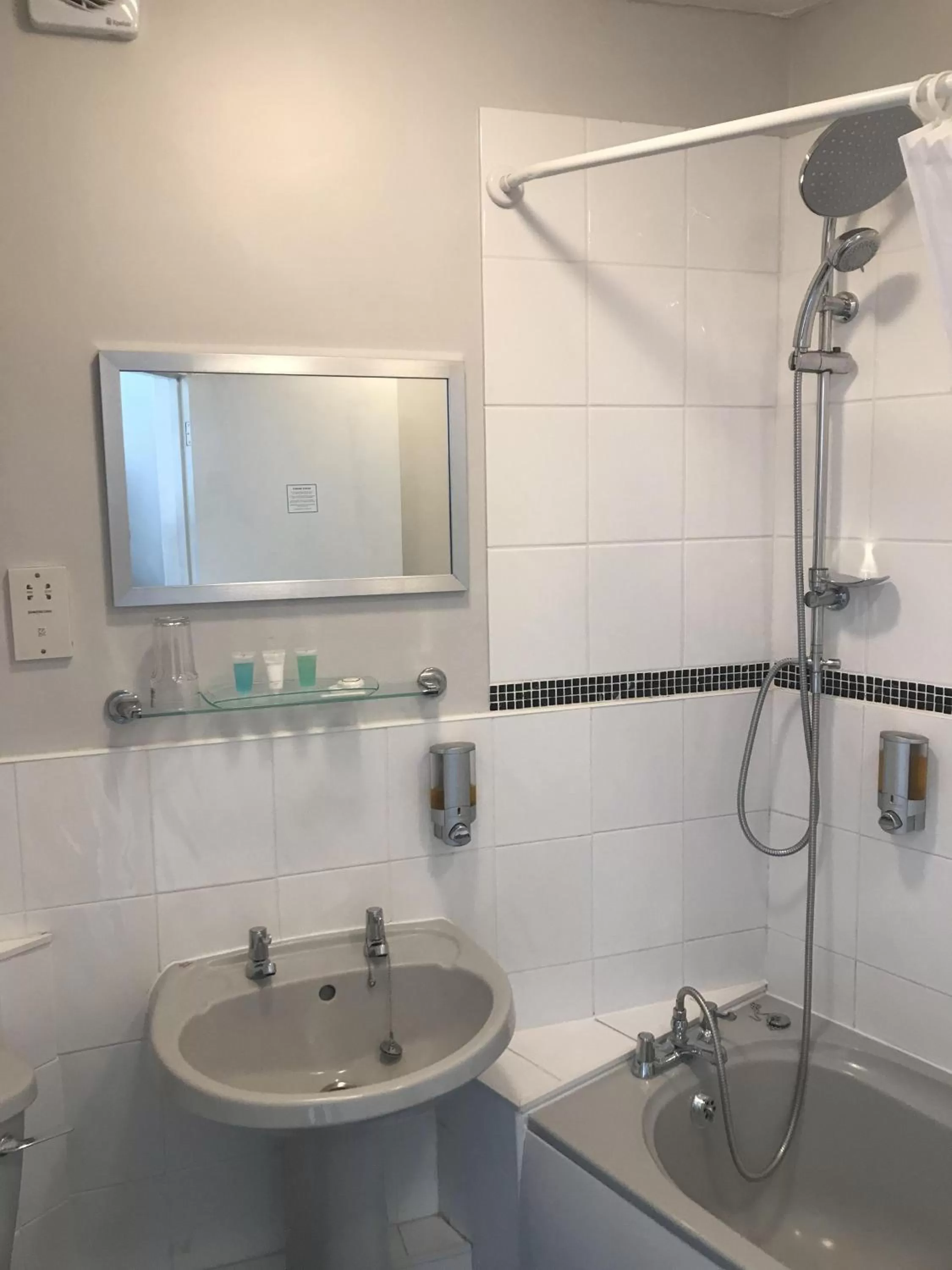 Bathroom in The Wheatsheaf Inn