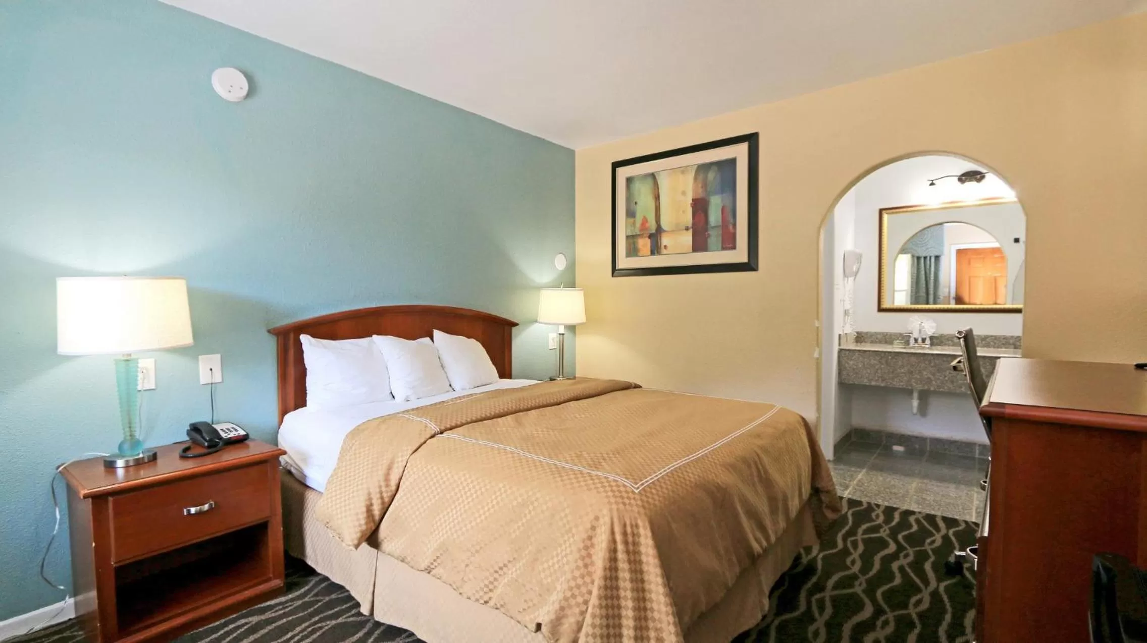 Photo of the whole room, Bed in Travelodge by Wyndham Austin South