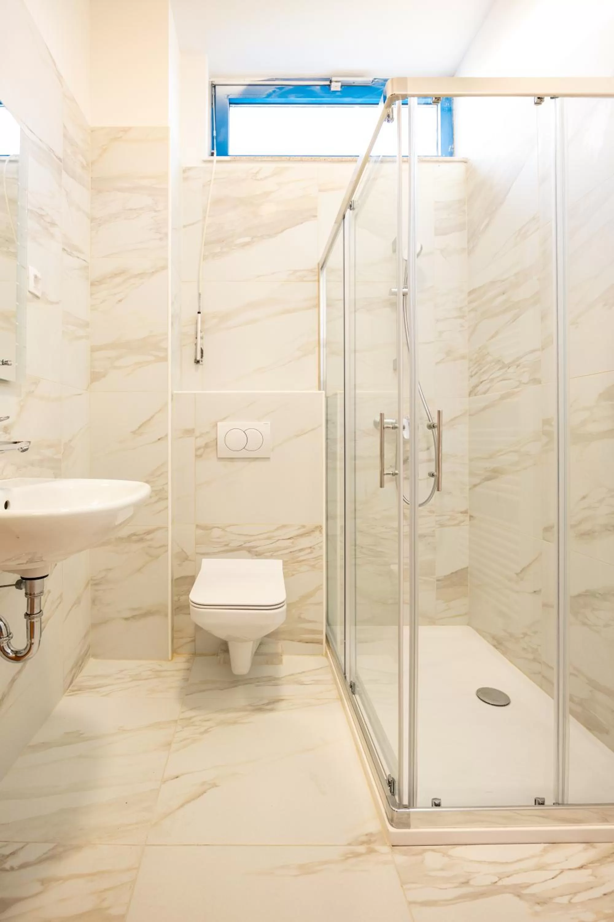 Shower in Garni Hotel Azul