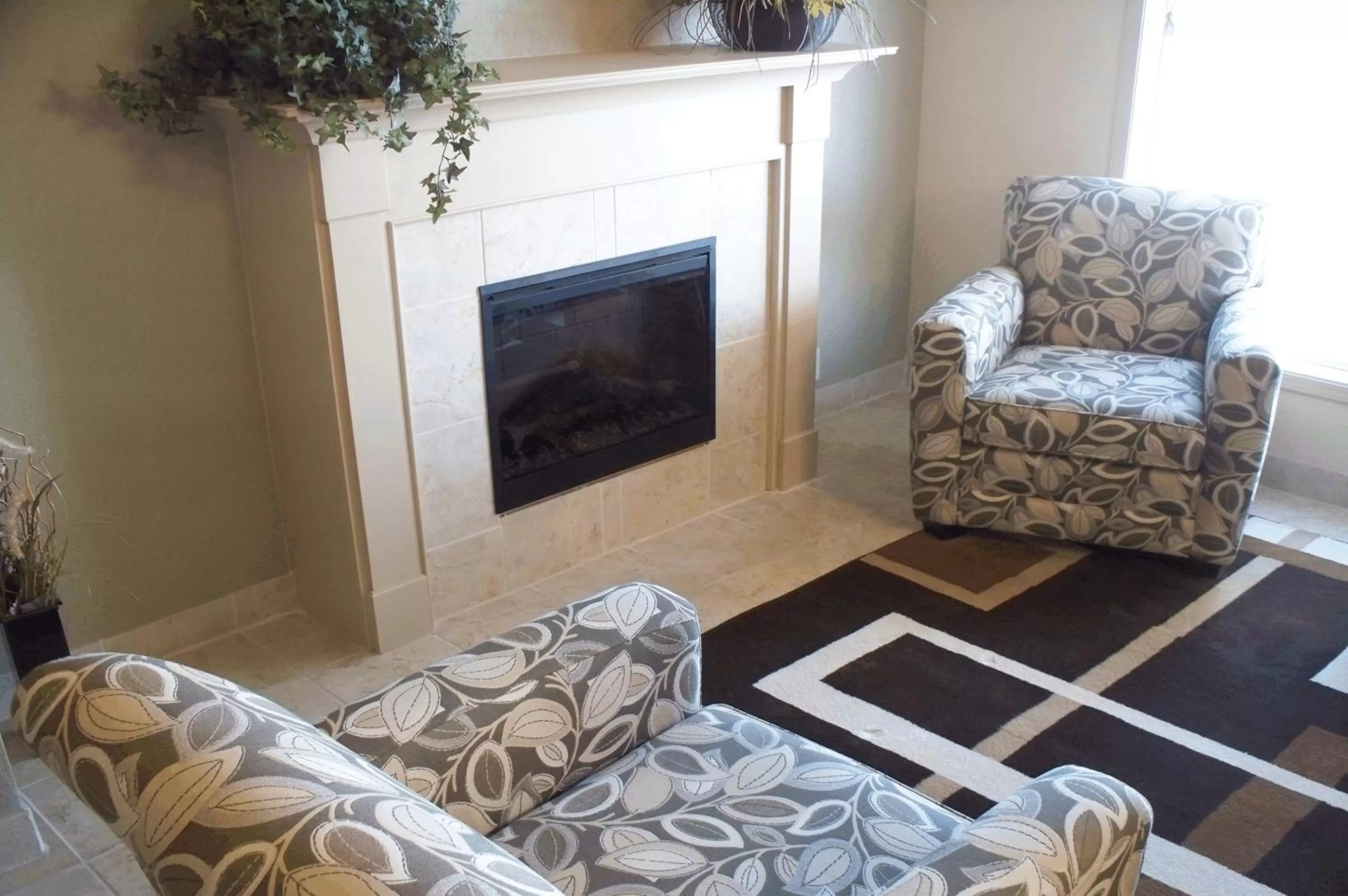 Lobby or reception in Super 8 by Wyndham Pincher Creek AB