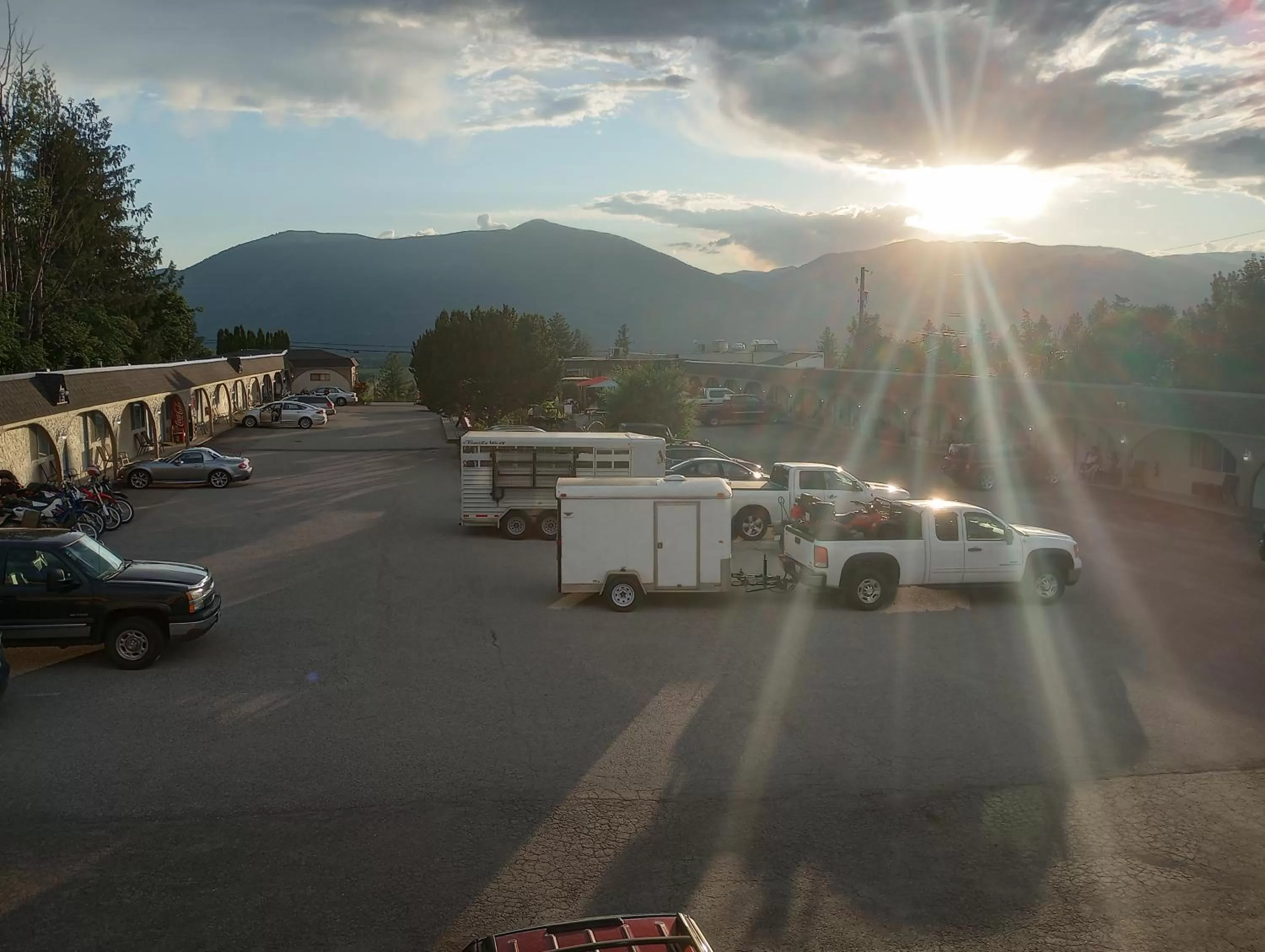 Parking in Magnuson Hotel Creston
