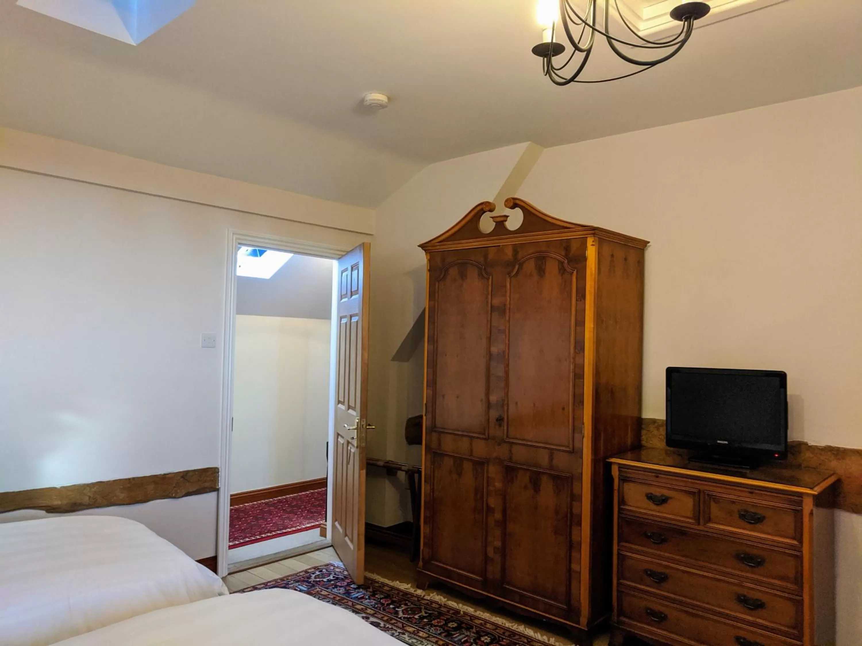 wardrobe, Bed in Highfield Farm