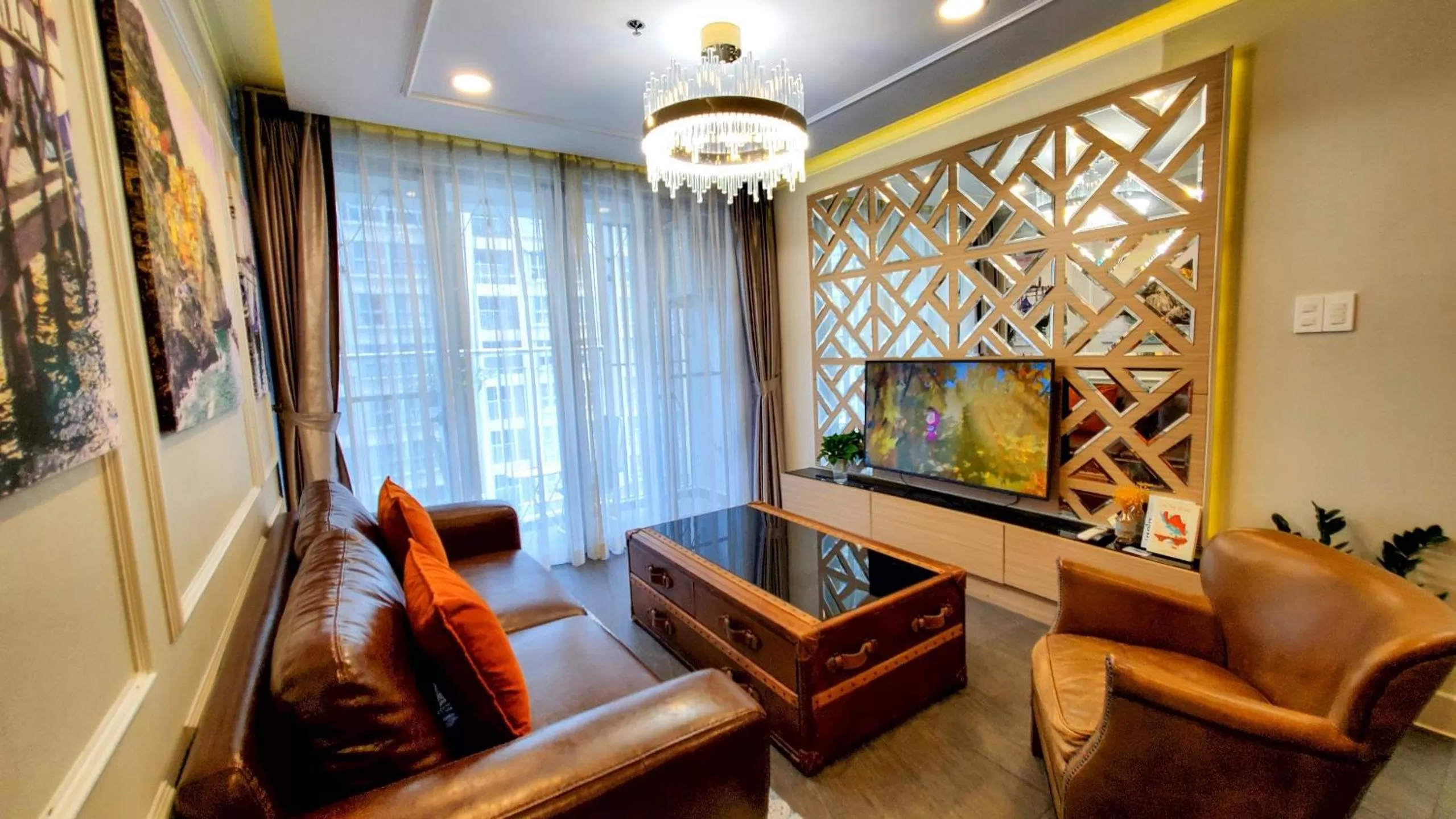 Communal lounge/ TV room in Scenic Valley Suite