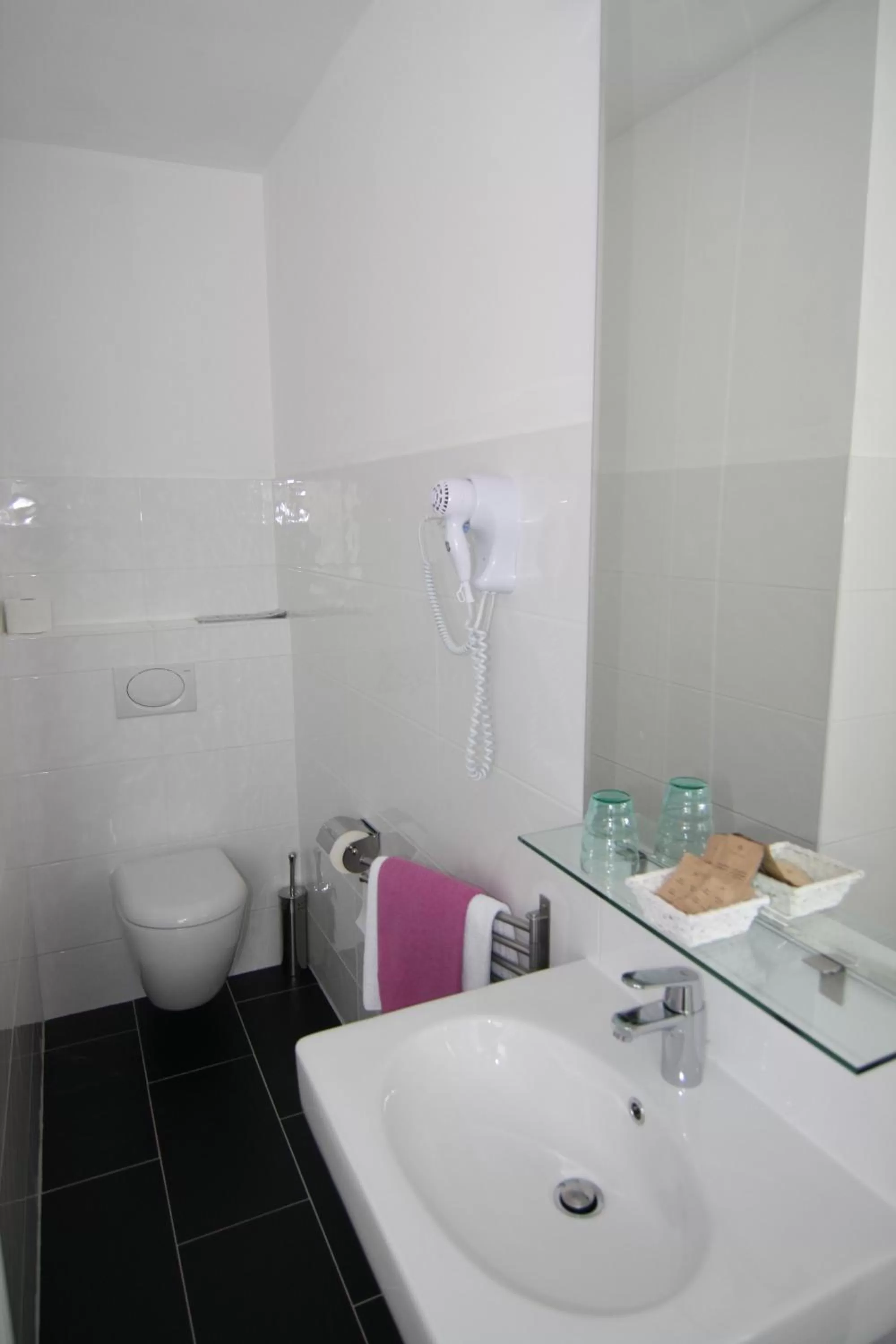 Bathroom in Hotel Heddernheimer Hof