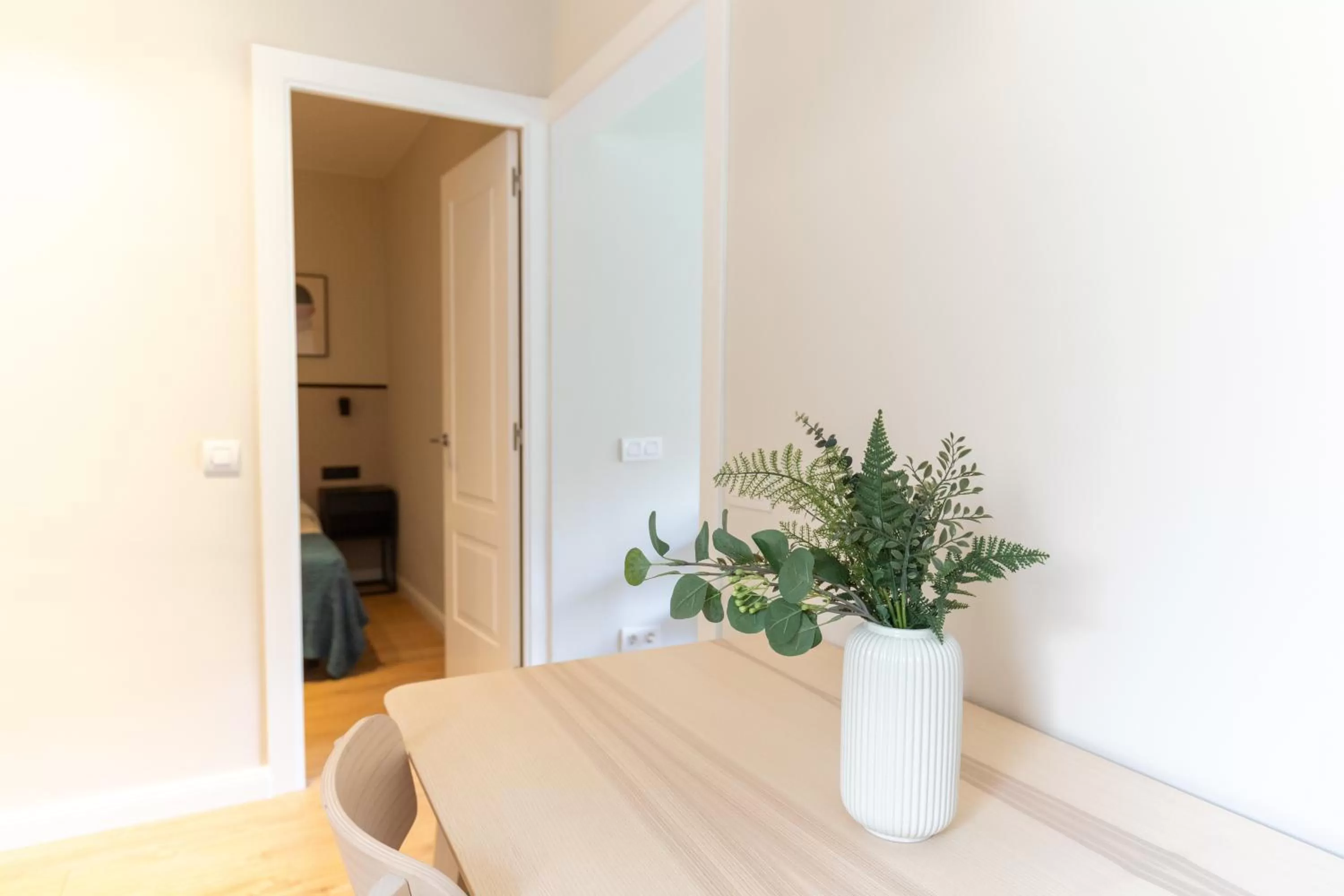 Dining area in Atica Apartments - by Weflating