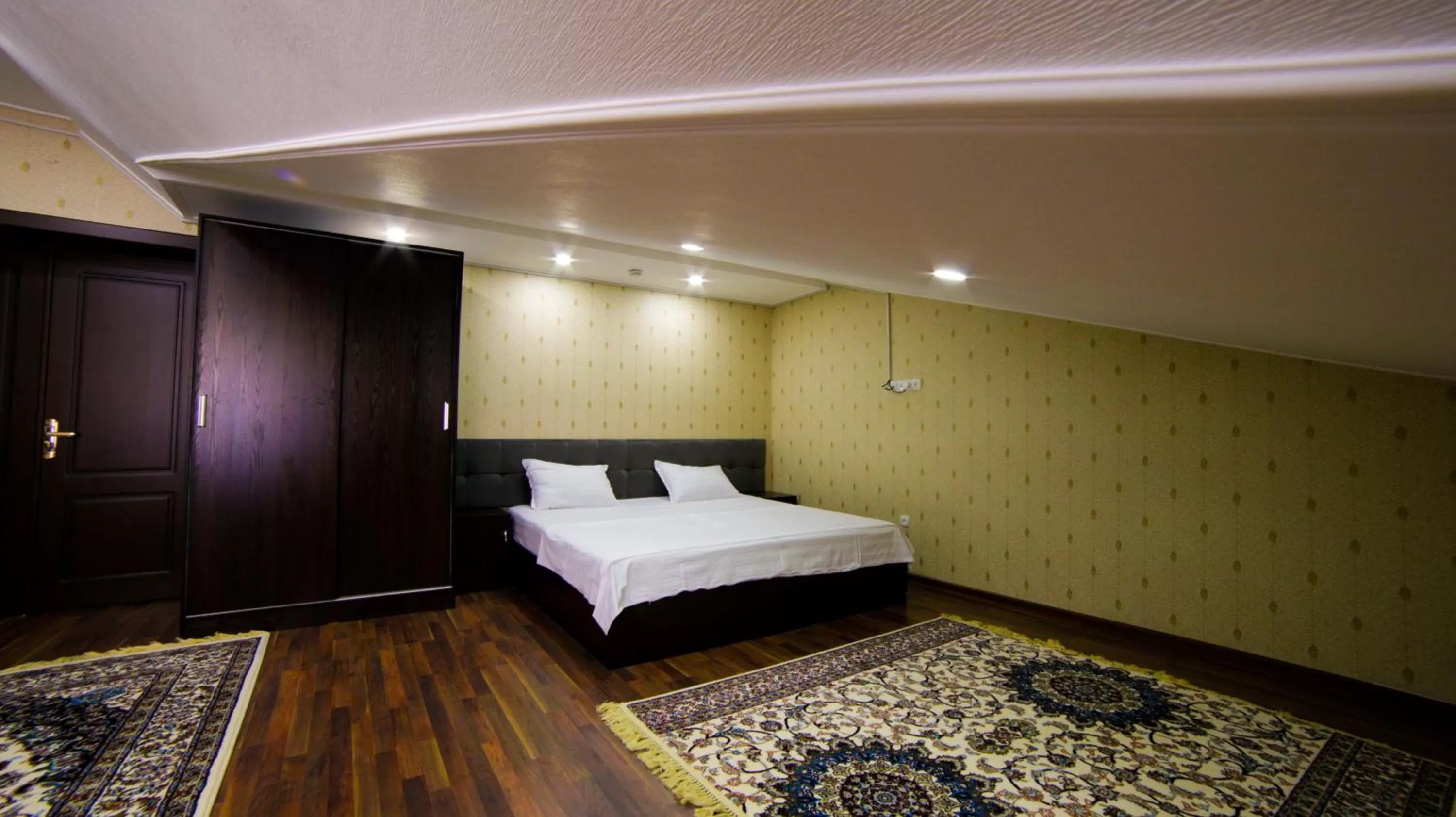 Bed in Alliance Hotel Tashkent