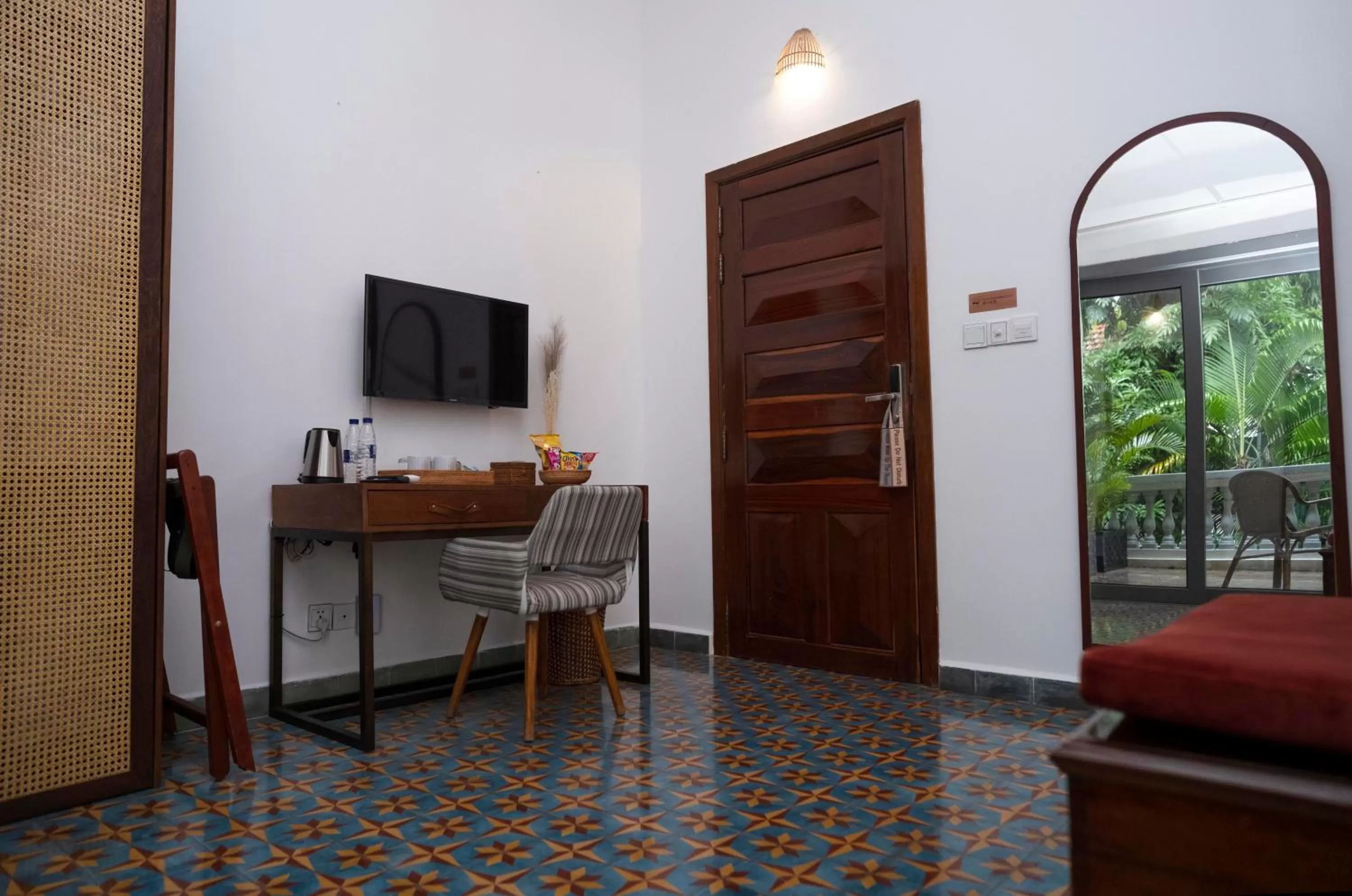 TV and multimedia in Jungle Addition