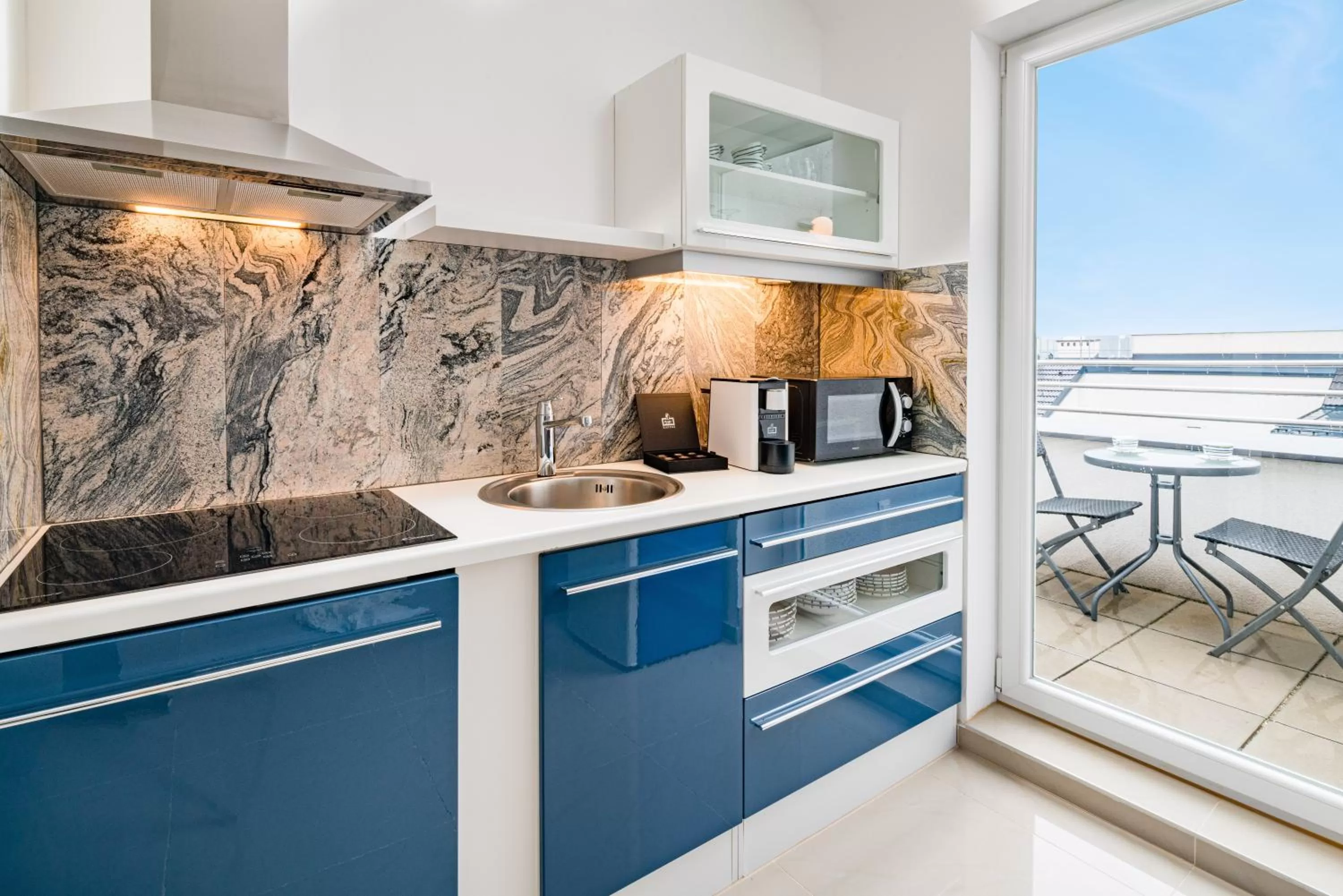 Kitchen or kitchenette in Best Western Plus Celebrity Suites