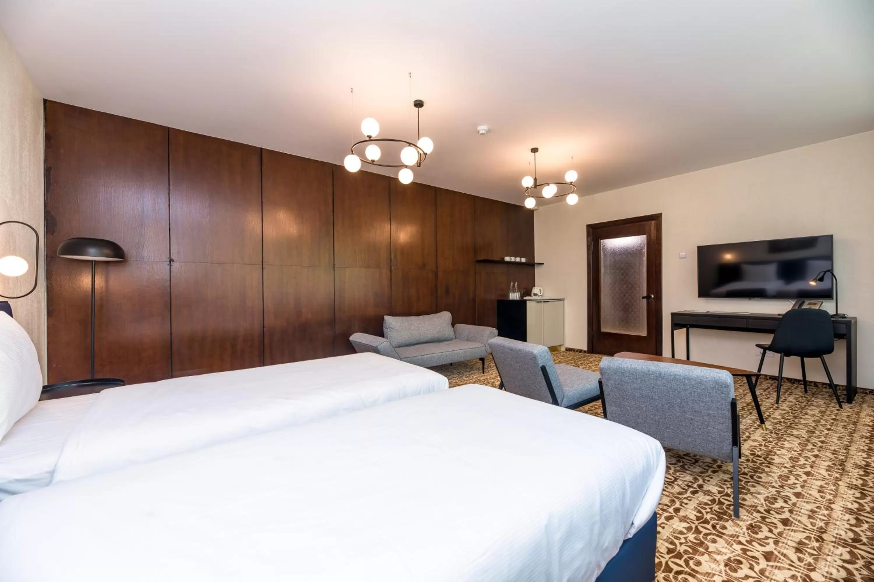 Living room, Bed in Žilvinas Hotel