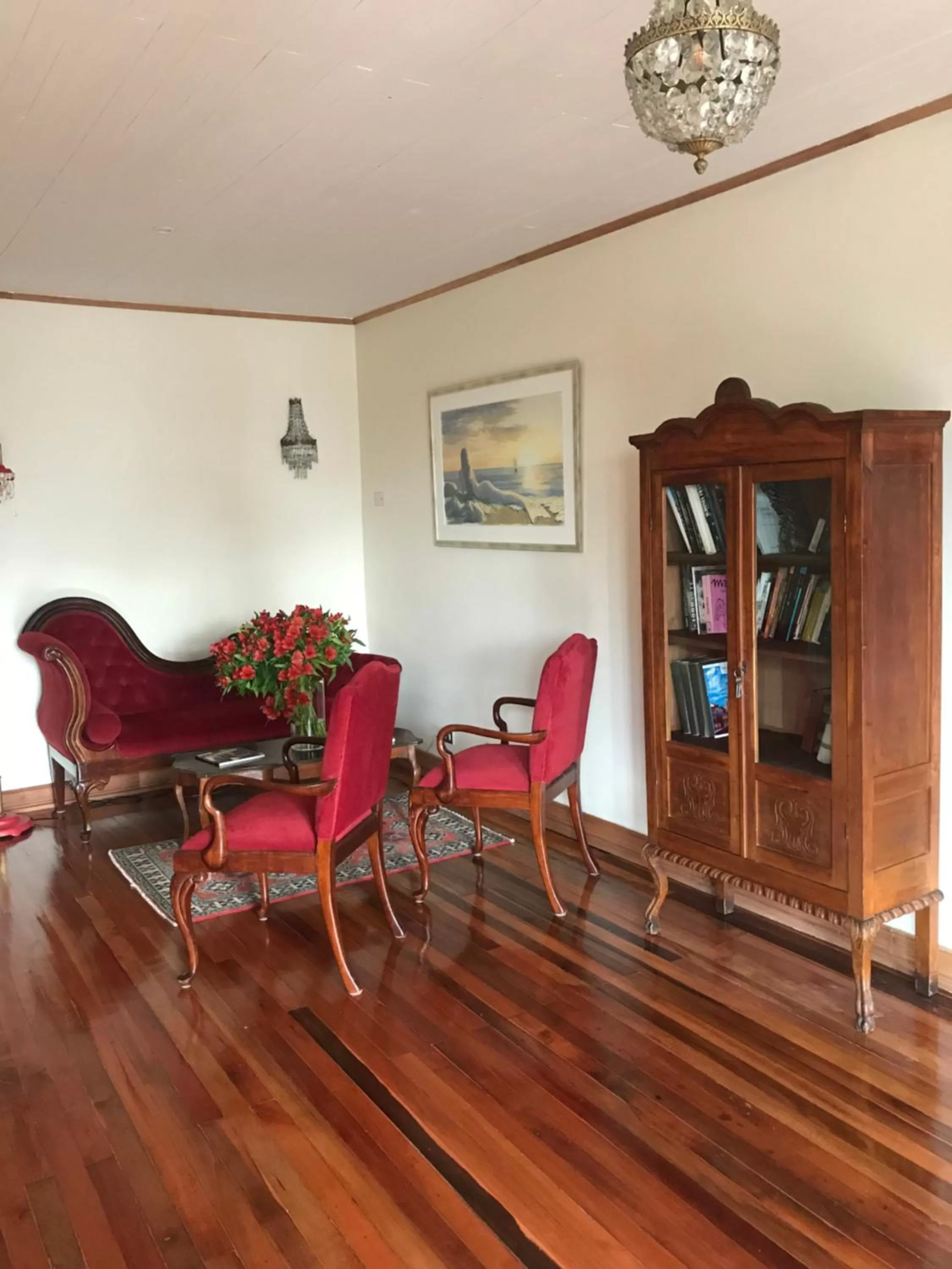 Library in Fortunata Chacana Guest House